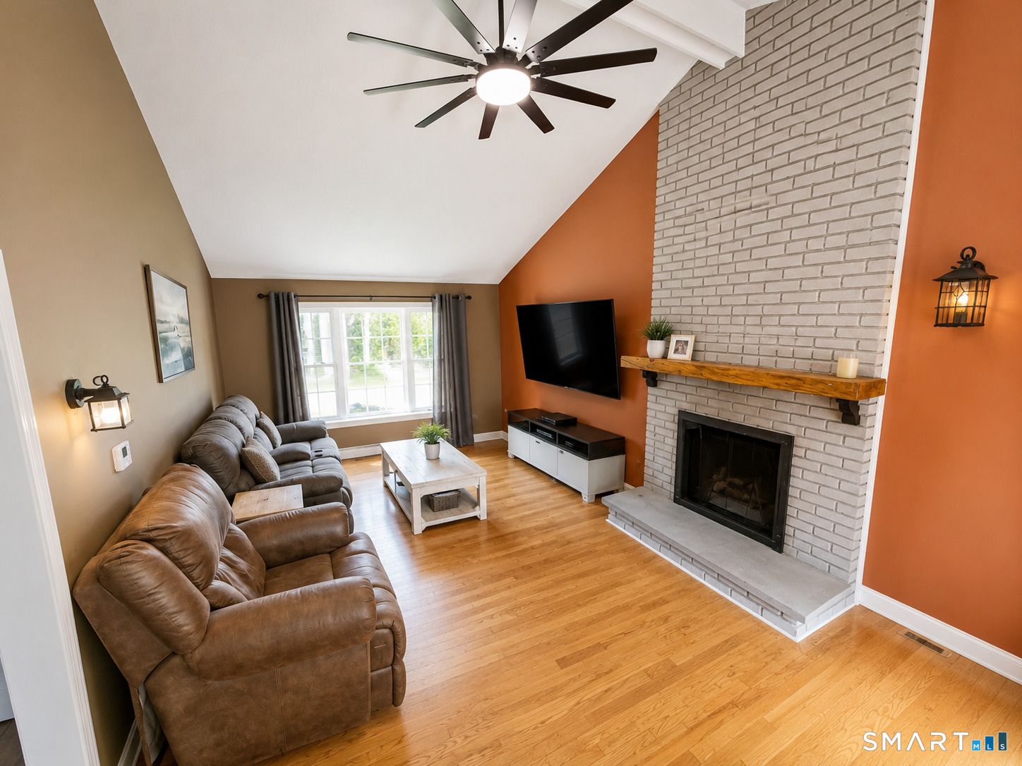 54 Midwood Farm Road Property Photo 8