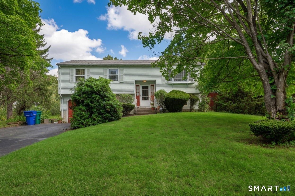 6 Tiffany Lane Property Photo 1