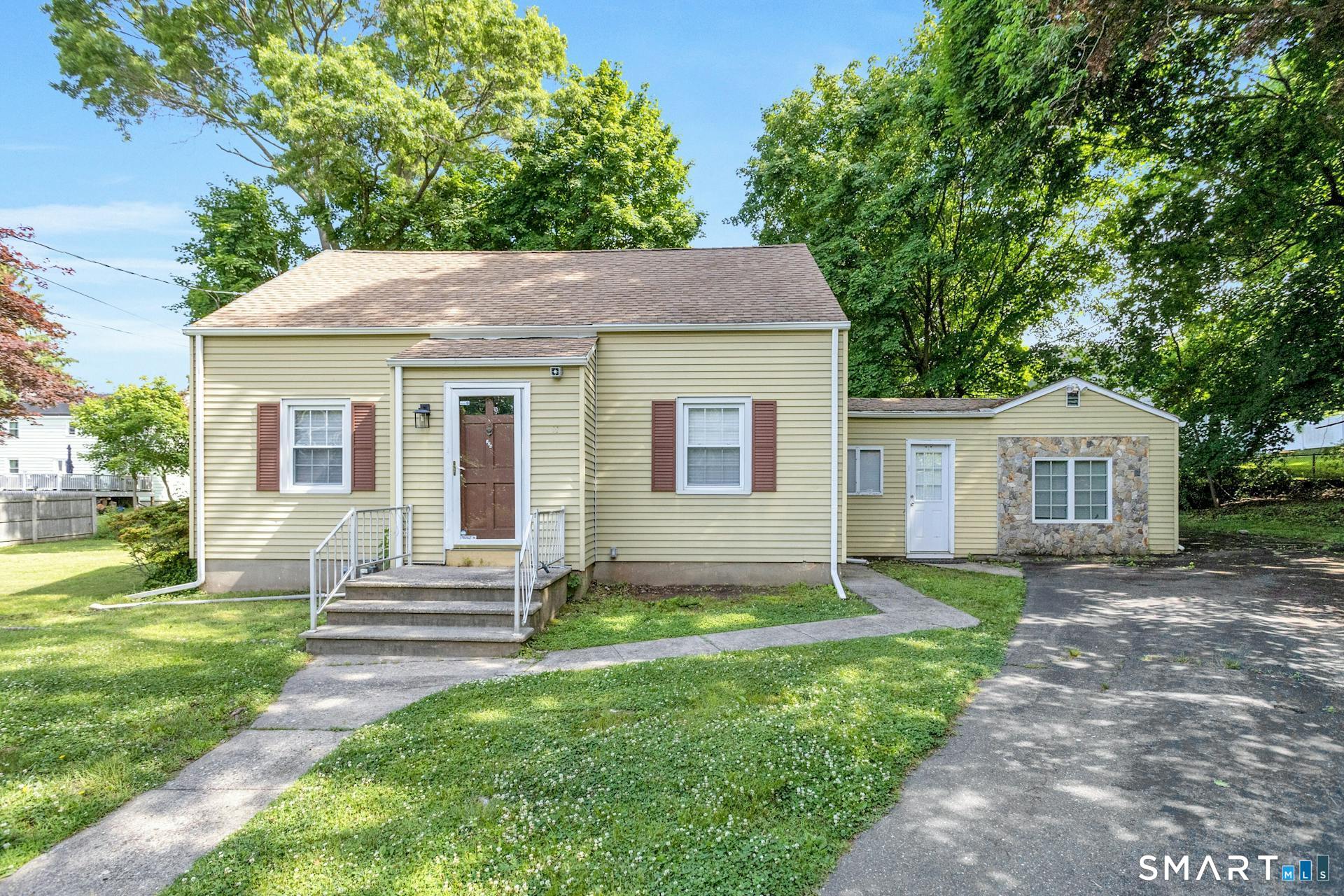124 Minturn Place Property Photo 1