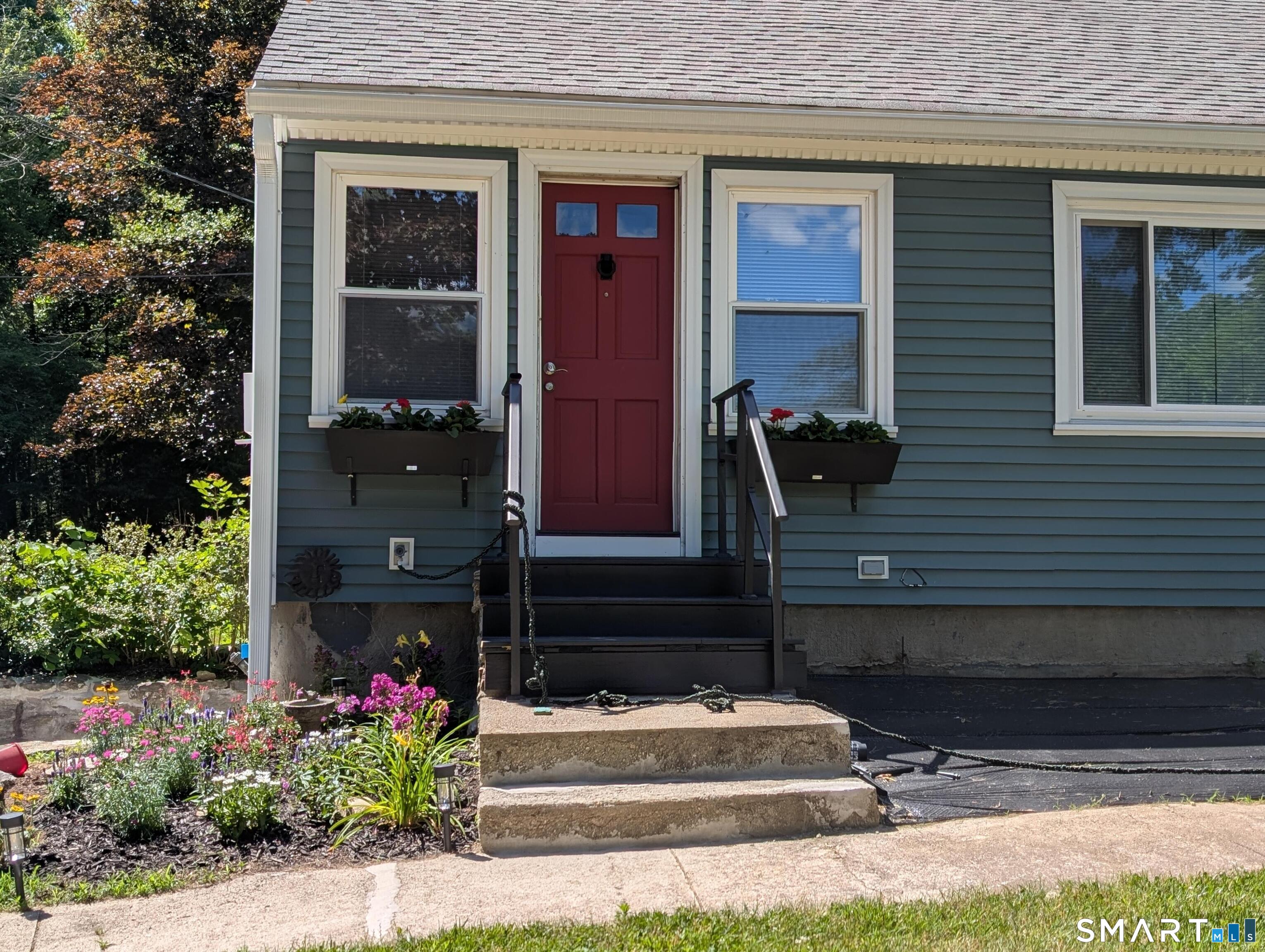 1232 Riverside Drive Property Photo 1