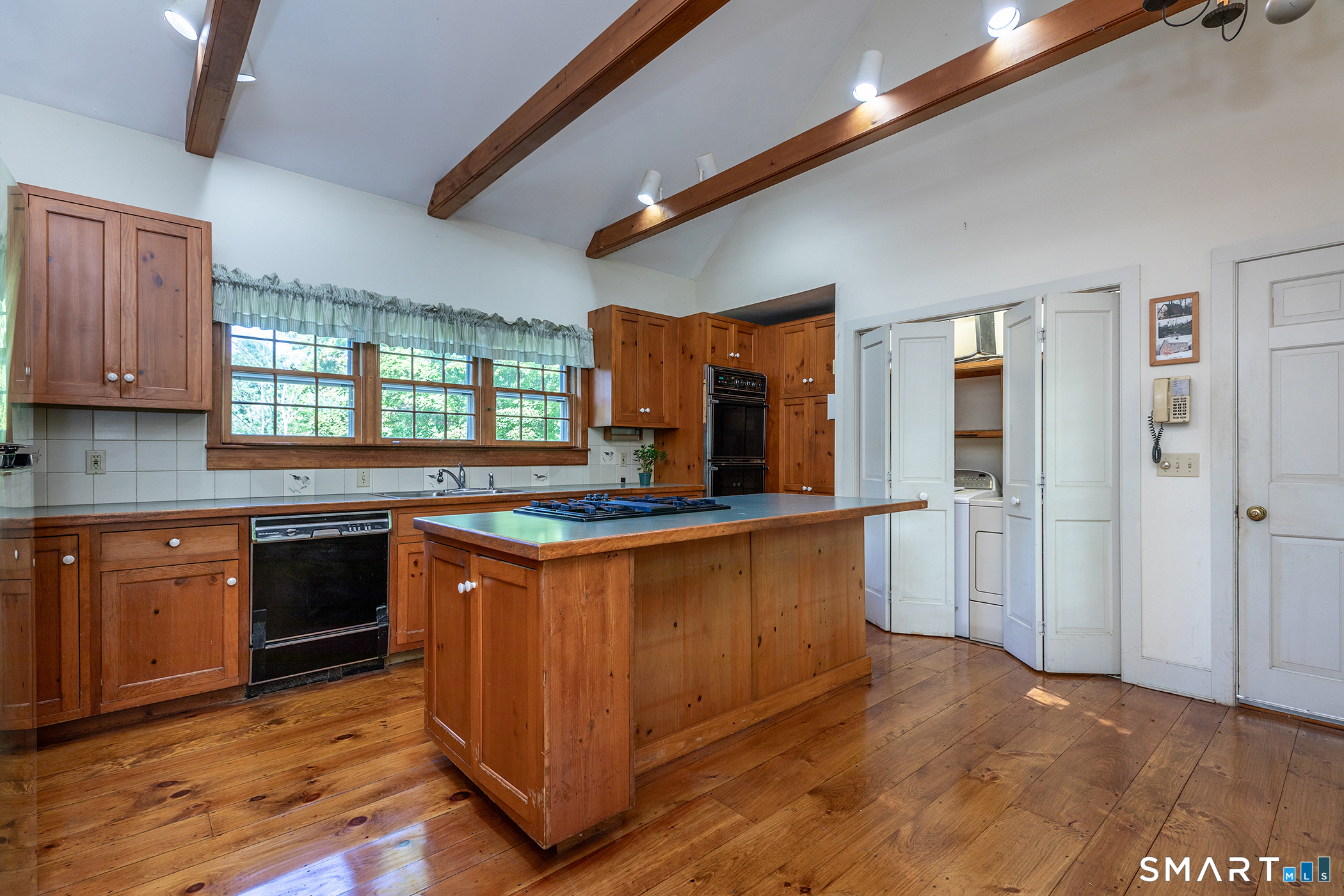 3 Pine Street Property Photo 8