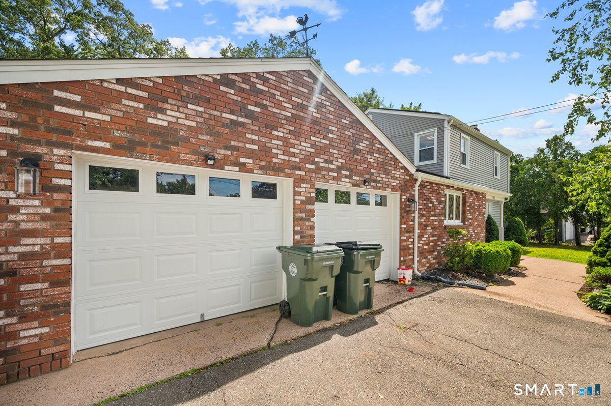 127 Rowland Drive Property Photo 3