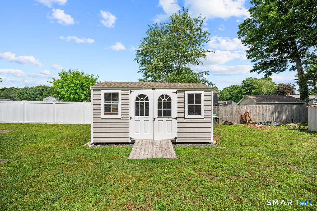 127 Rowland Drive Property Photo 4