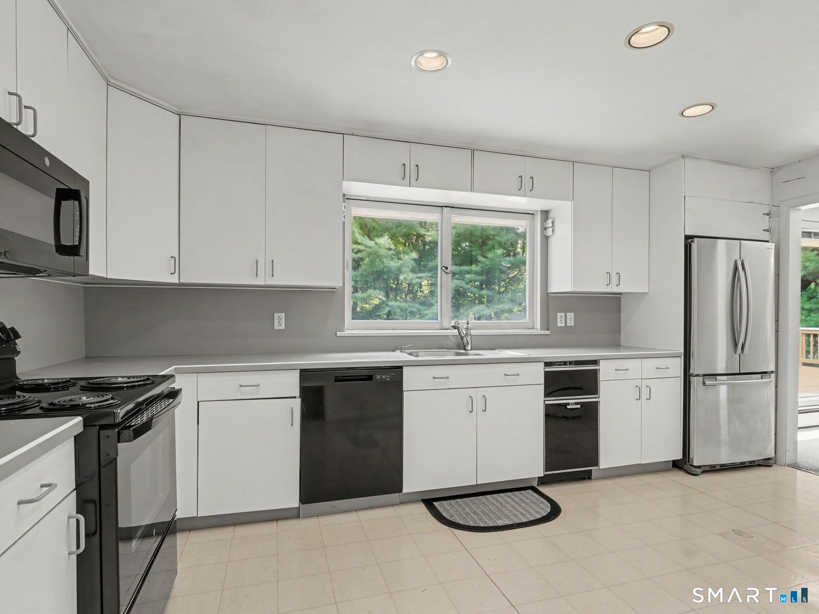 29 Weatherbell Drive Property Photo 13