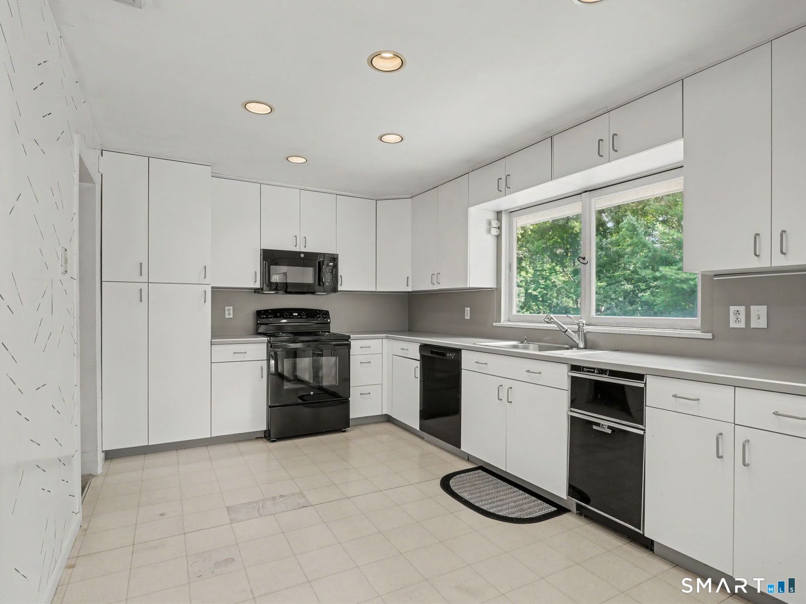 29 Weatherbell Drive Property Photo 15