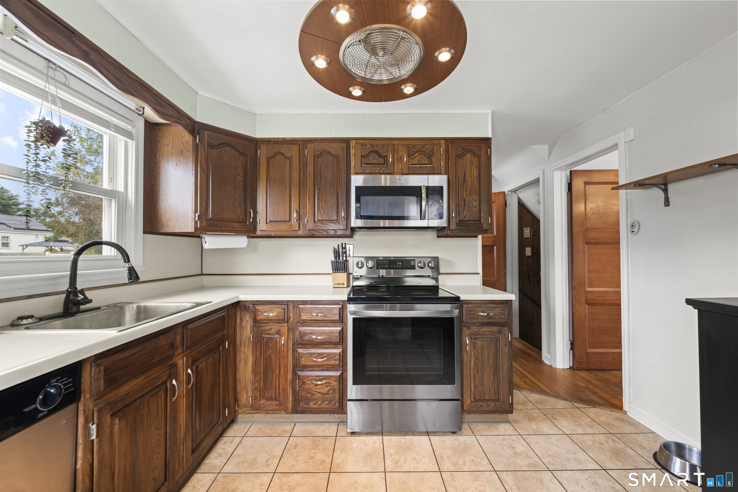 4 Eleanor Road Property Photo 2