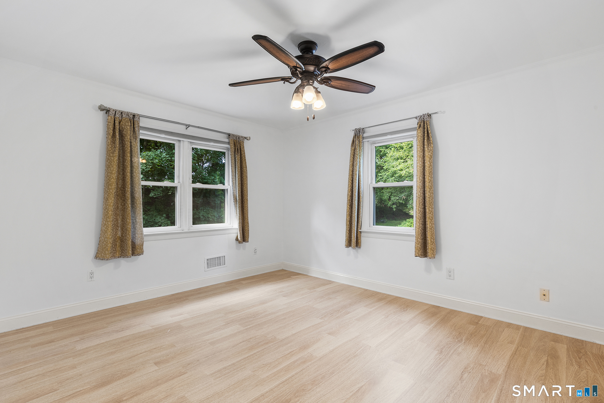 241 Pemberwick Road Property Photo 16