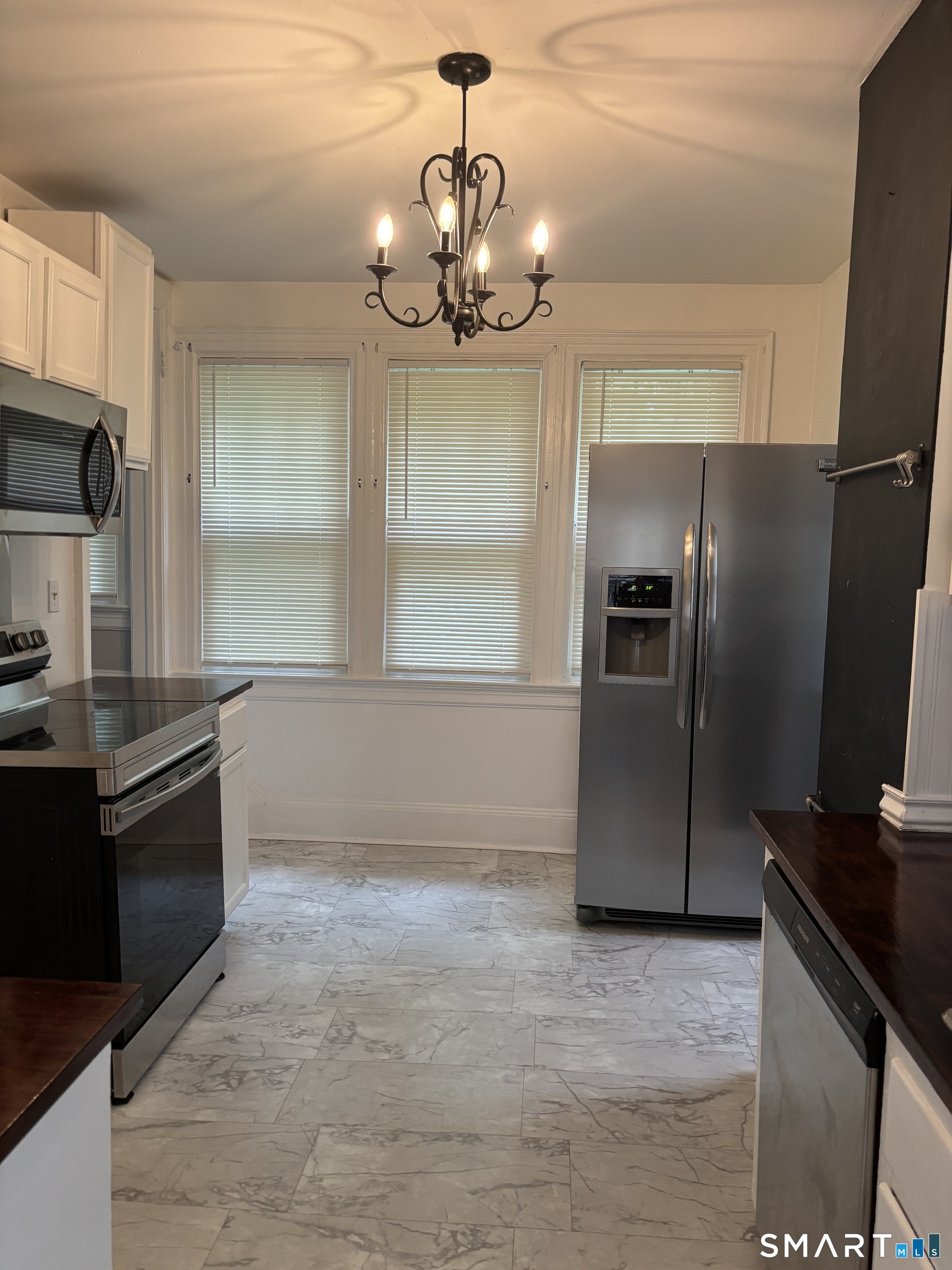 246 Goffe Terrace Property Photo 4