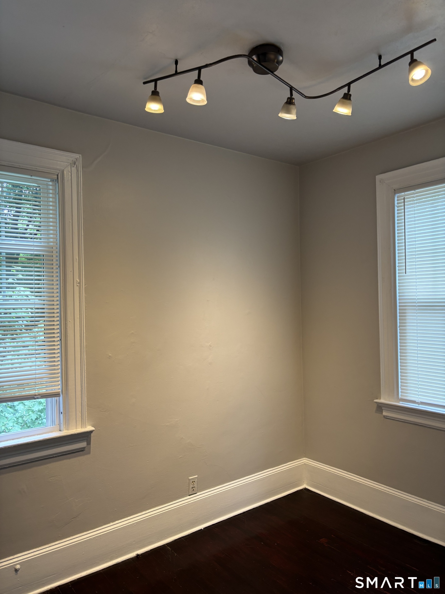 246 Goffe Terrace Property Photo 11