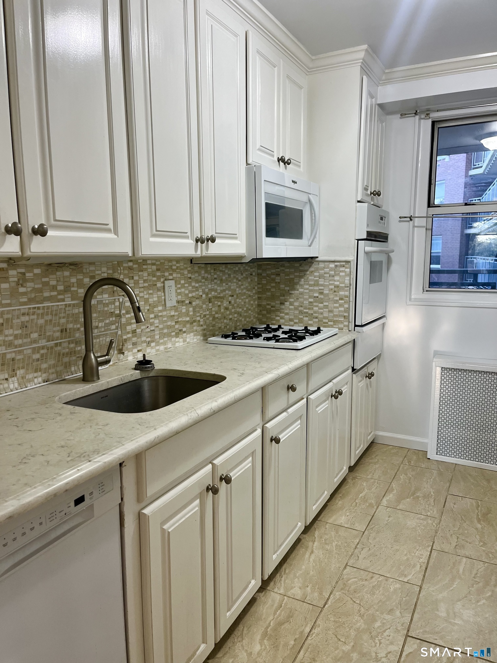 71 Strawberry Hill 217 Avenue Property Photo 5