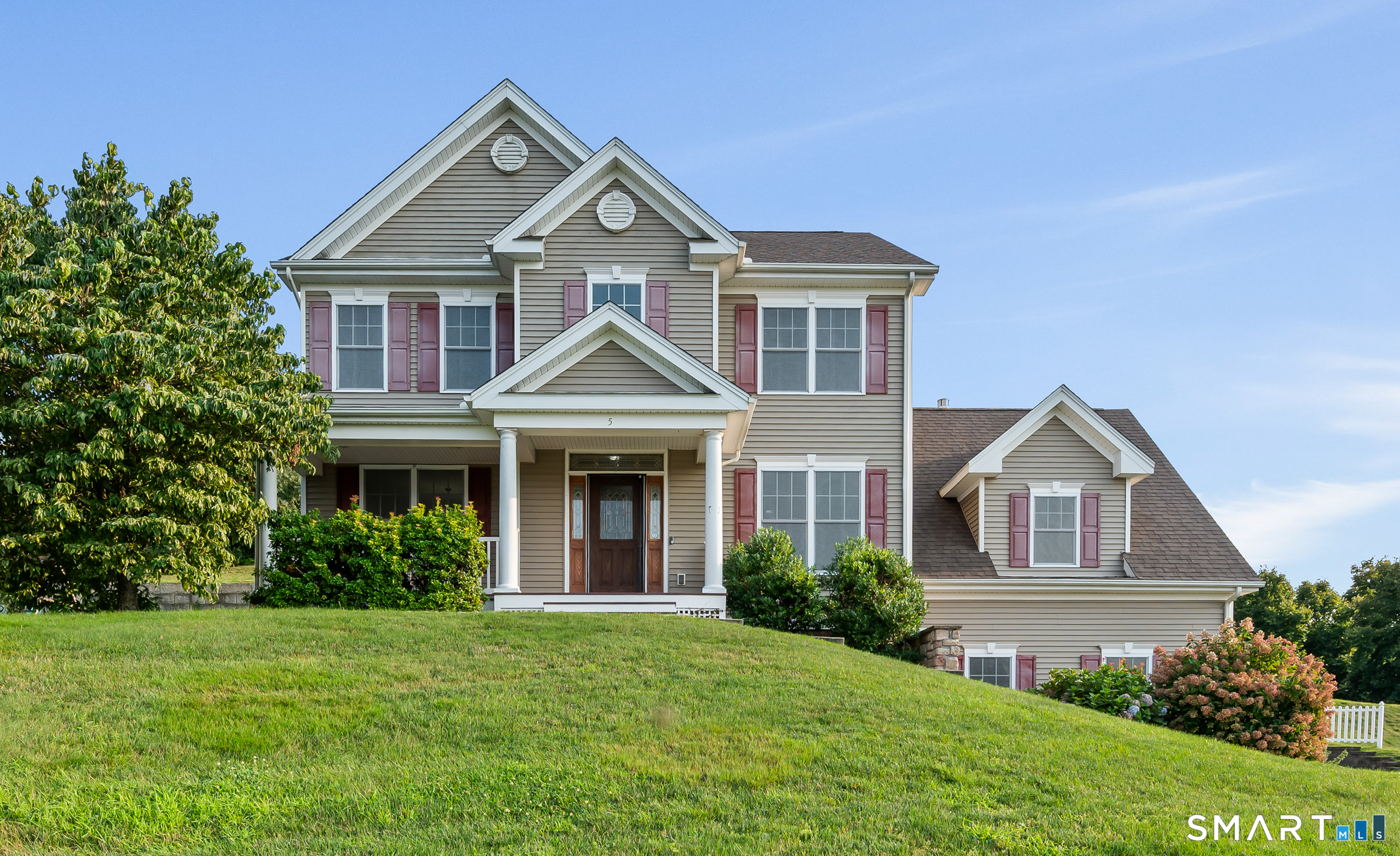 5 Rolling Hills Drive Property Photo 1