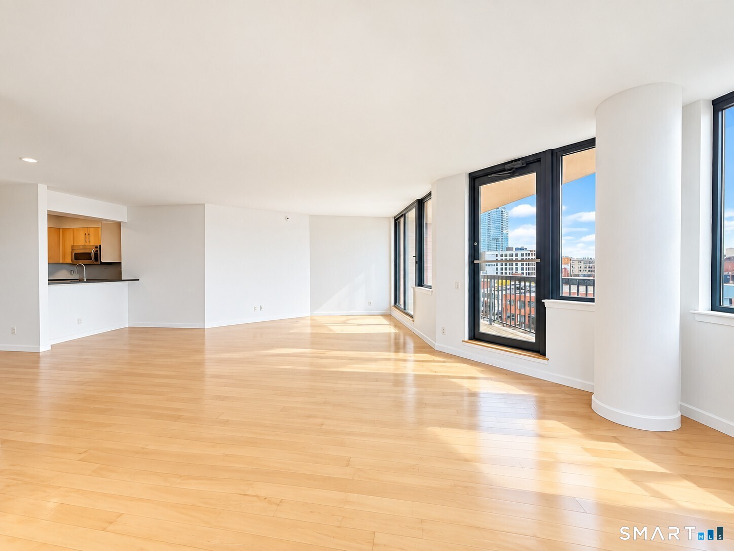 25 Forest 6h Street Property Photo 7