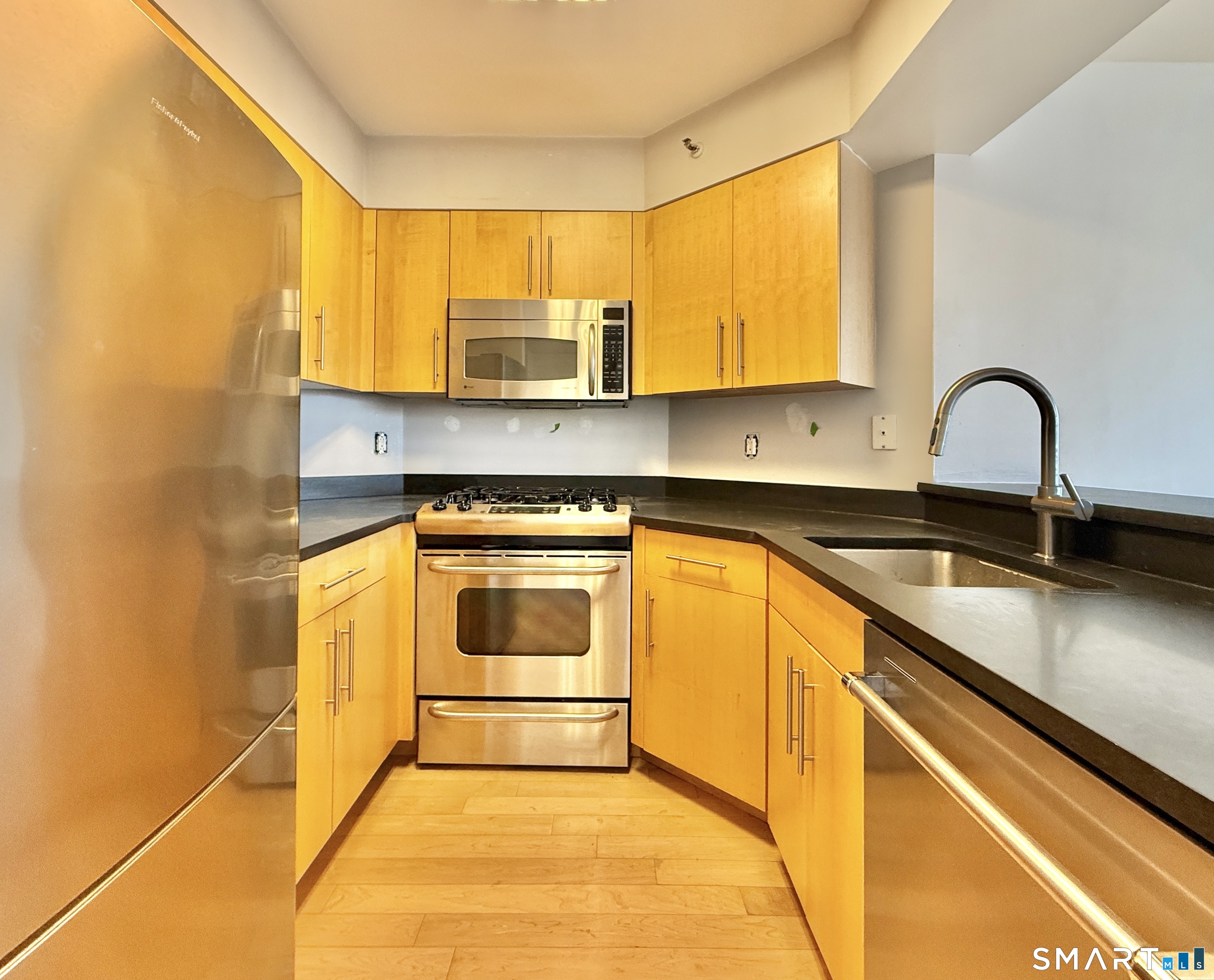 25 Forest 6h Street Property Photo 9