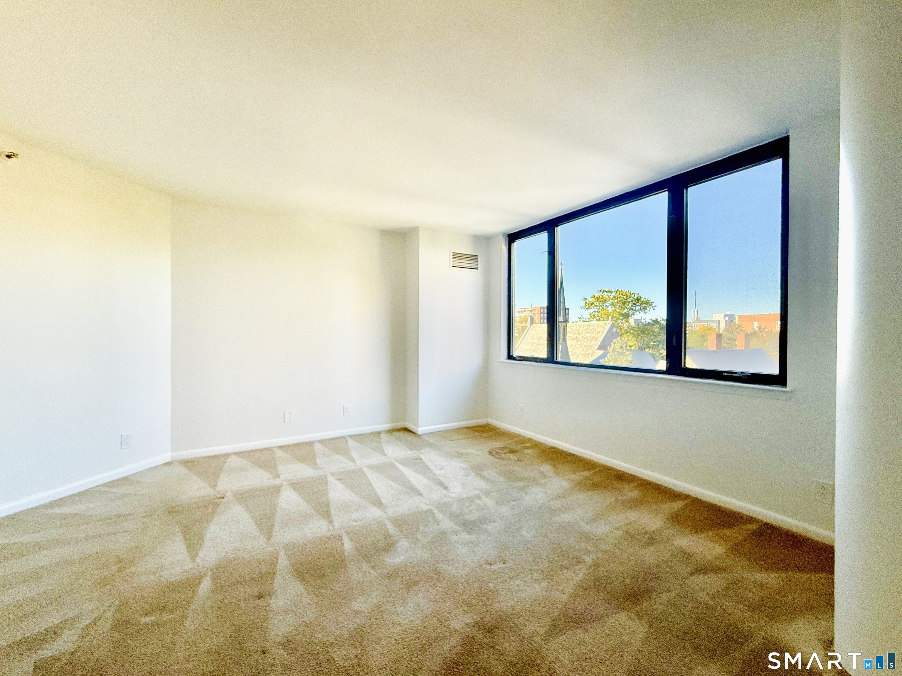 25 Forest 6h Street Property Photo 11