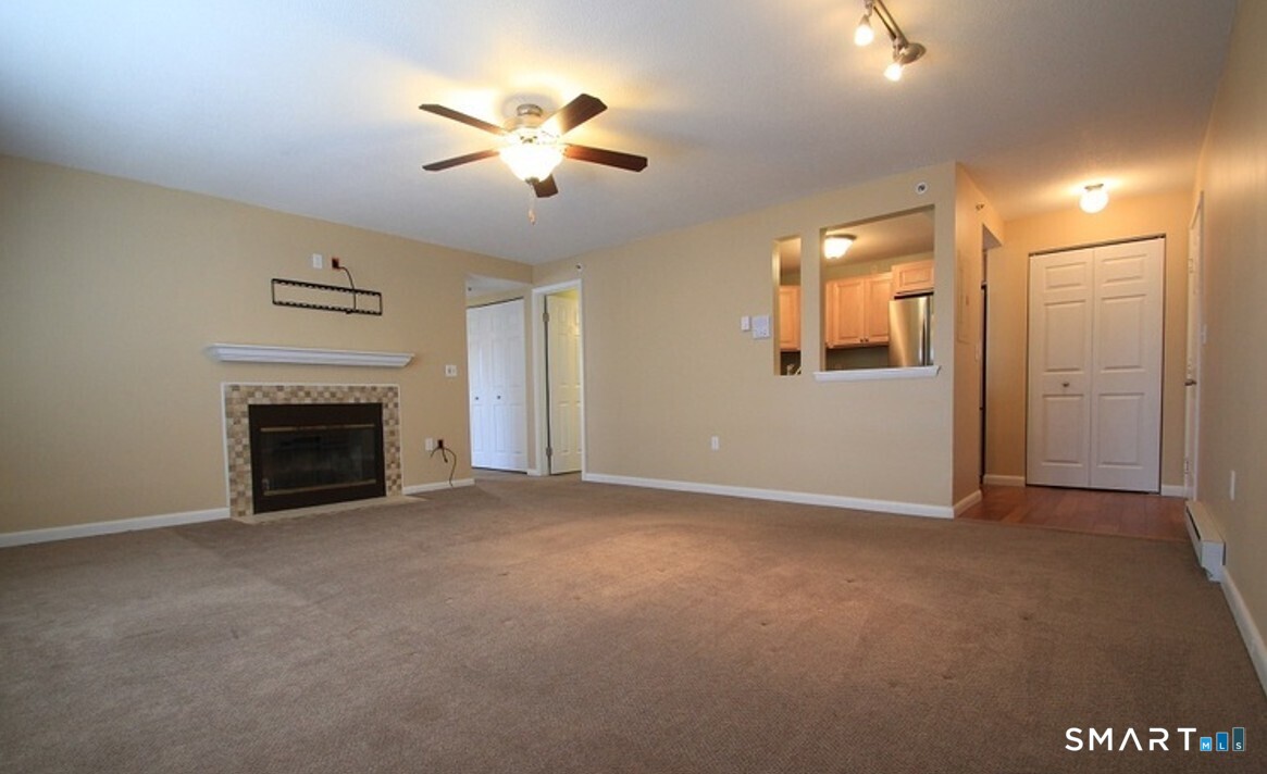 82 Longview 44 Street Property Photo 3