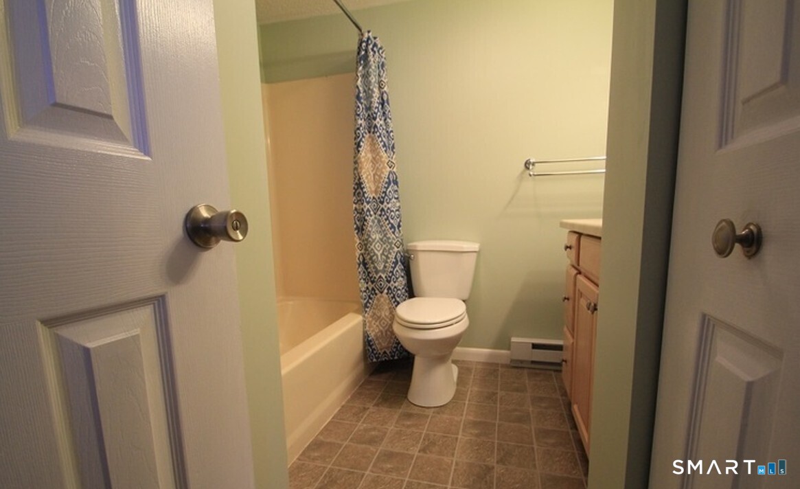 82 Longview 44 Street Property Photo 6