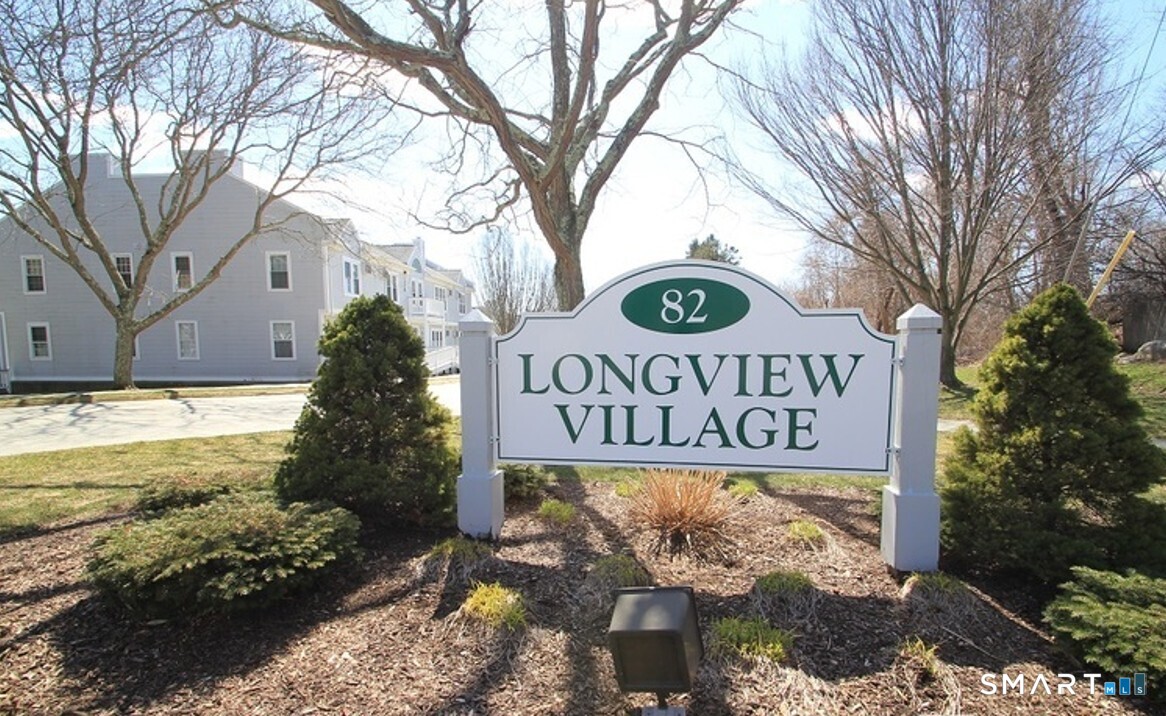 82 Longview 44 Street Property Photo 11