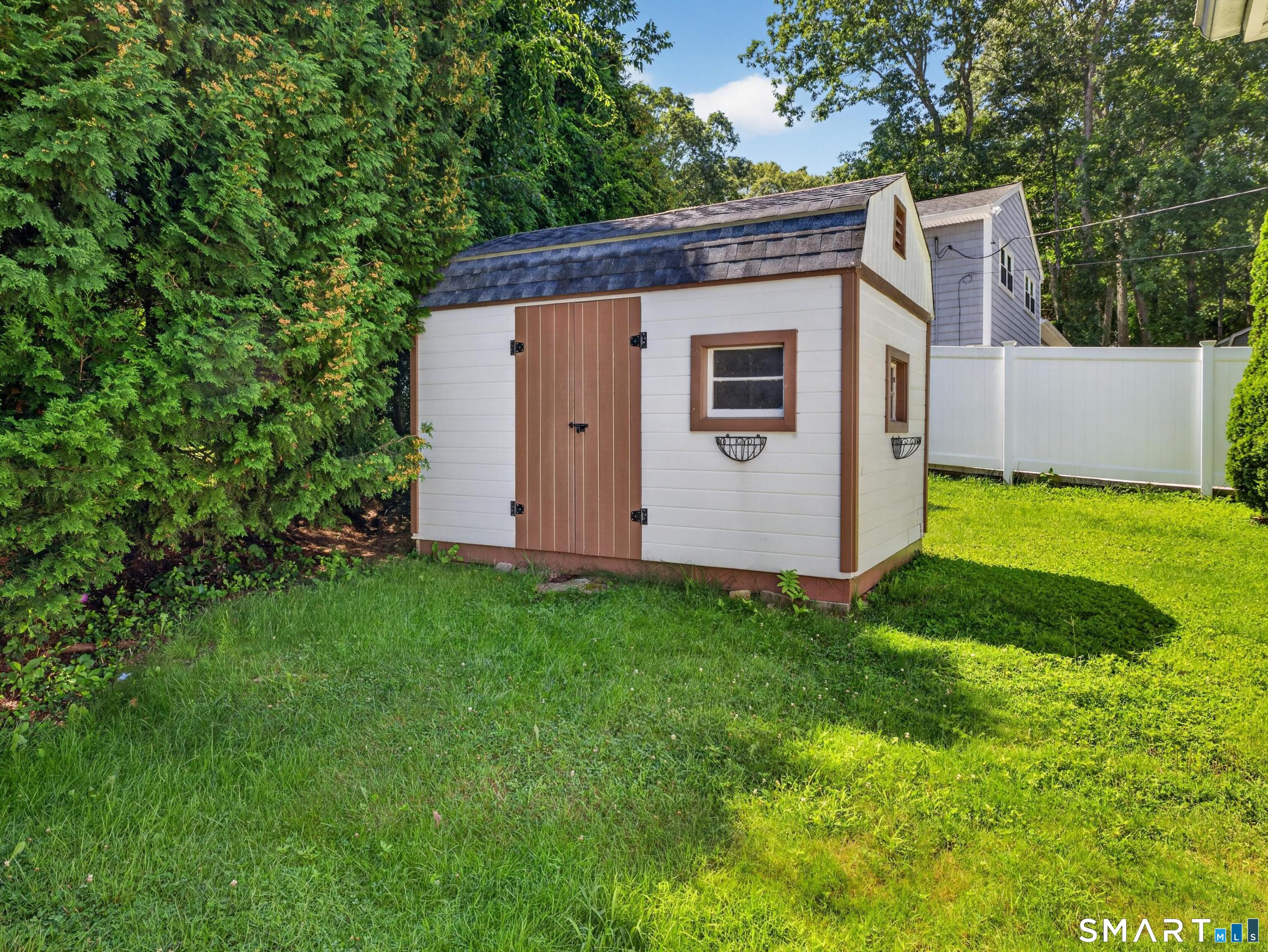 17 Sycamore Road Property Photo 30