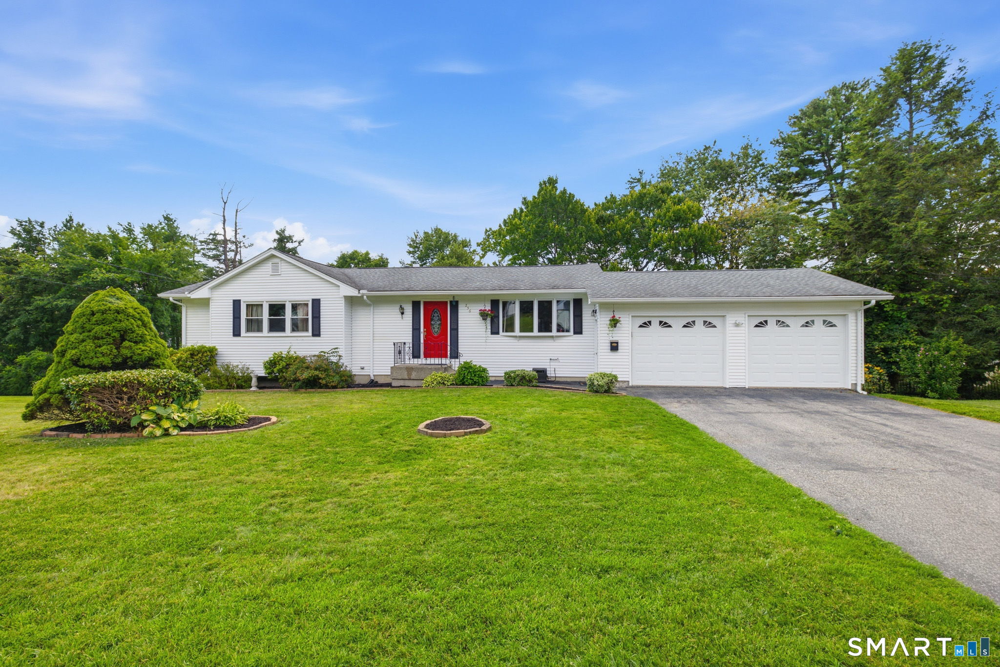 256 Fairlawn Drive Property Photo 1