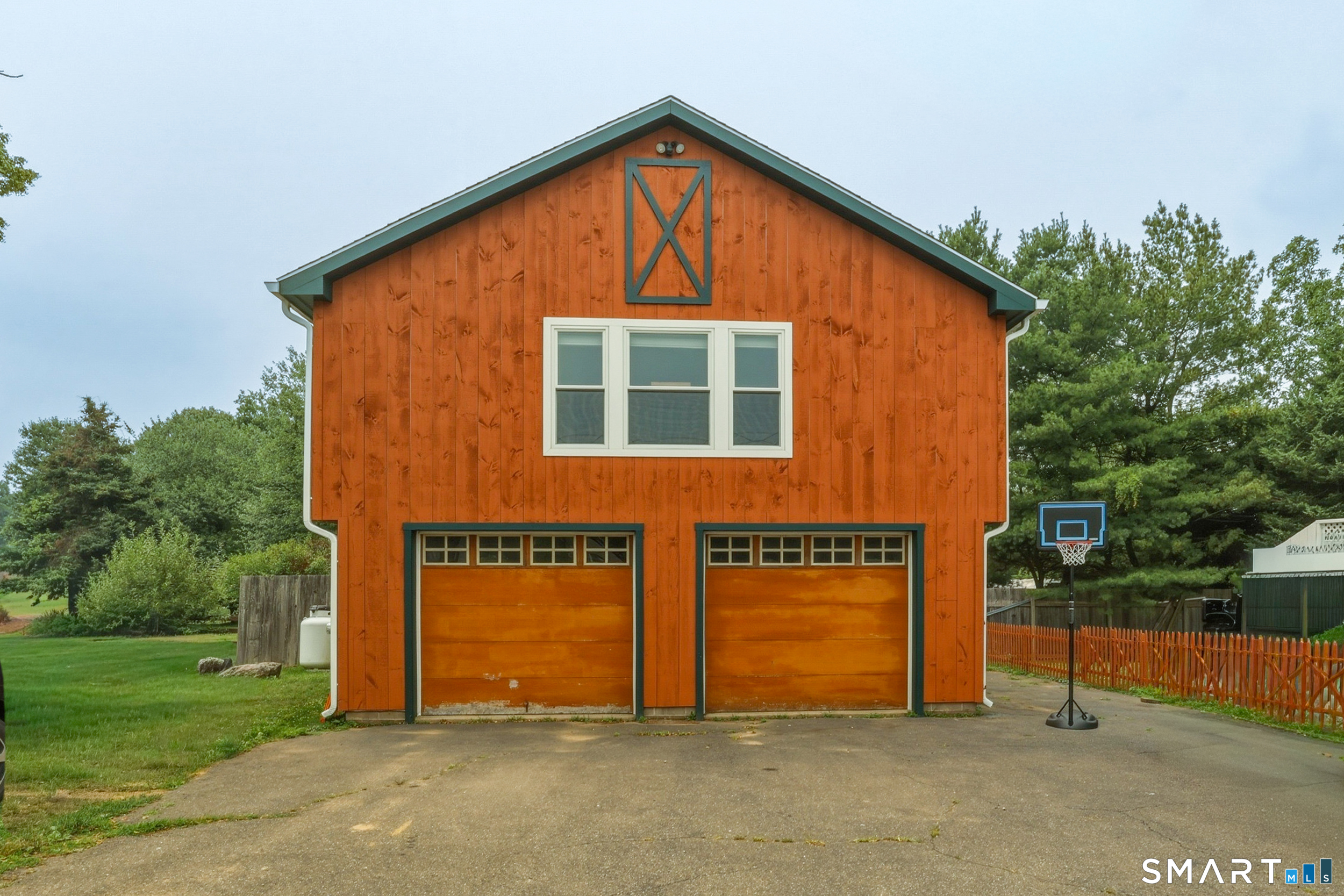 161 Leetes Island Road Property Photo 6