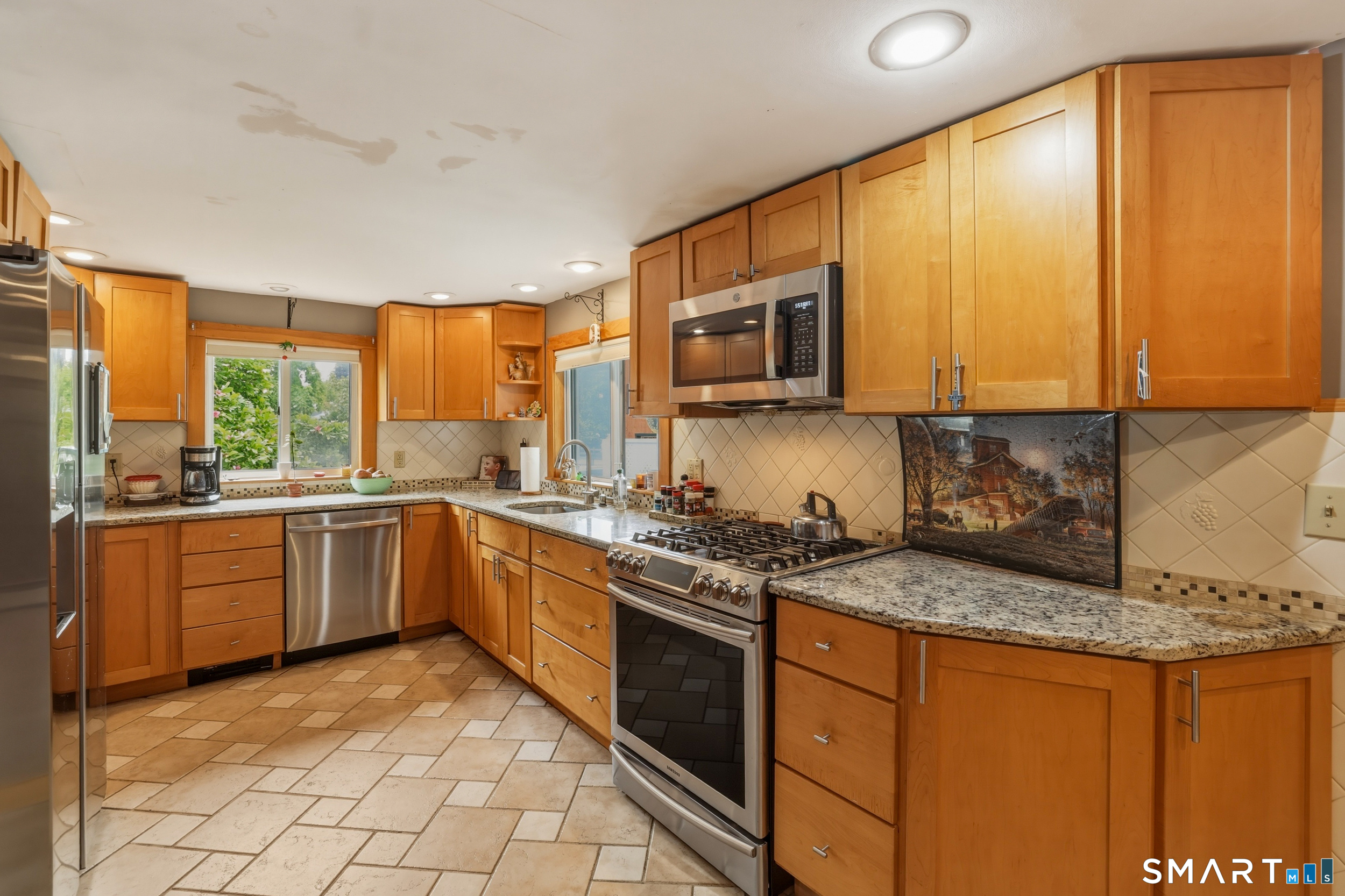 161 Leetes Island Road Property Photo 11