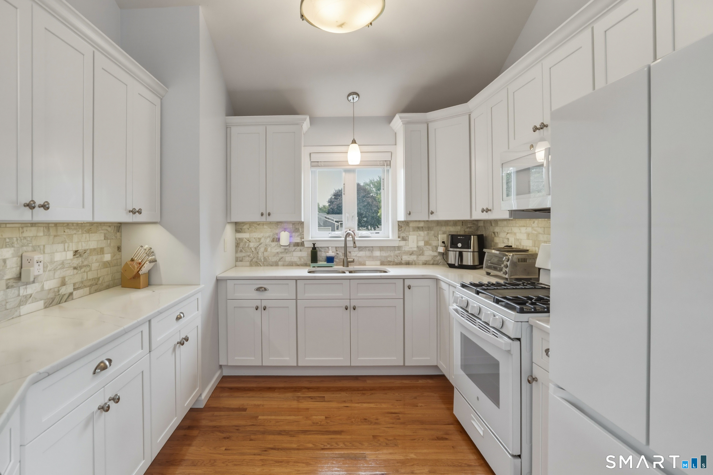 161 Leetes Island Road Property Photo 23
