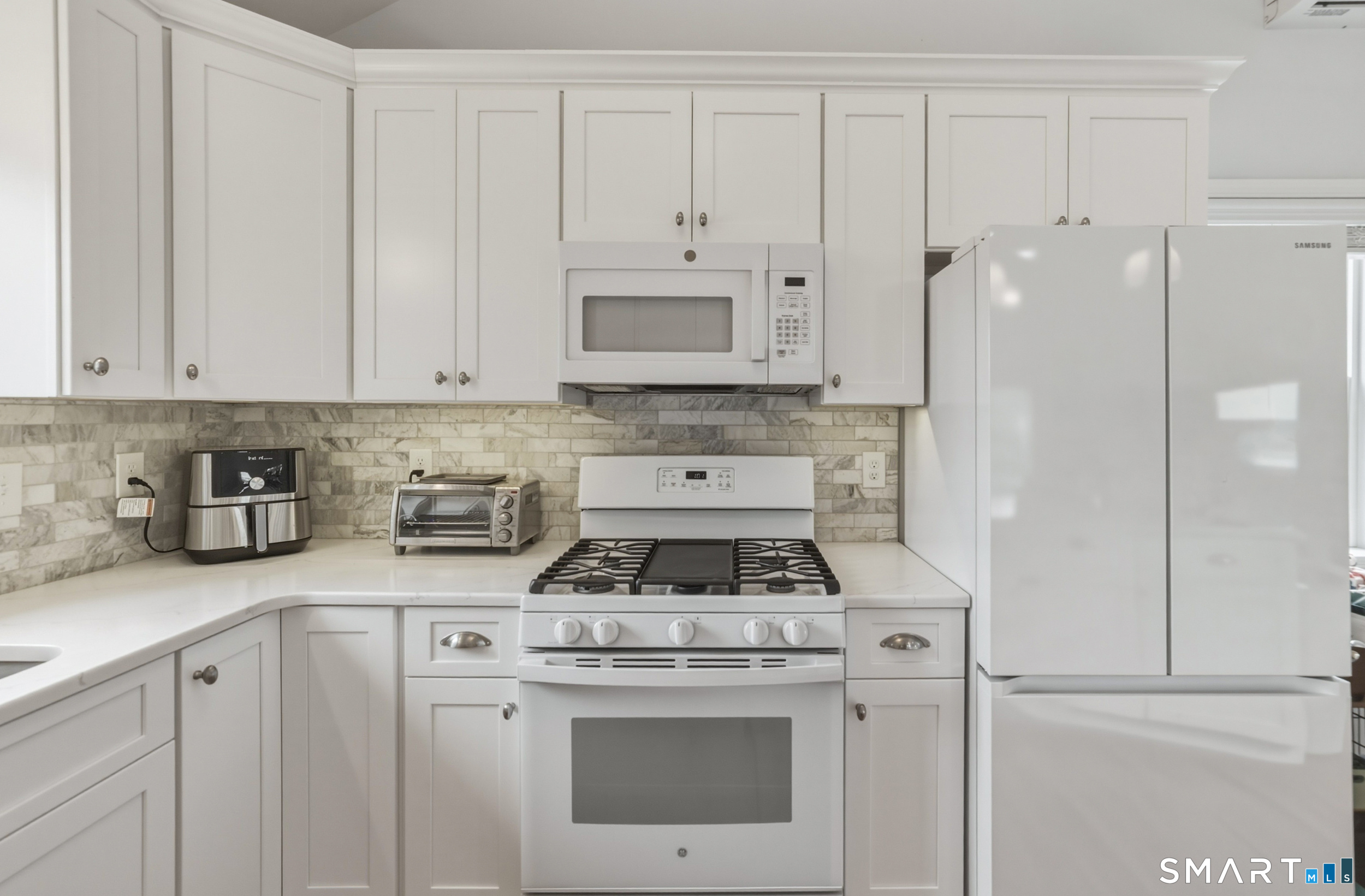 161 Leetes Island Road Property Photo 34