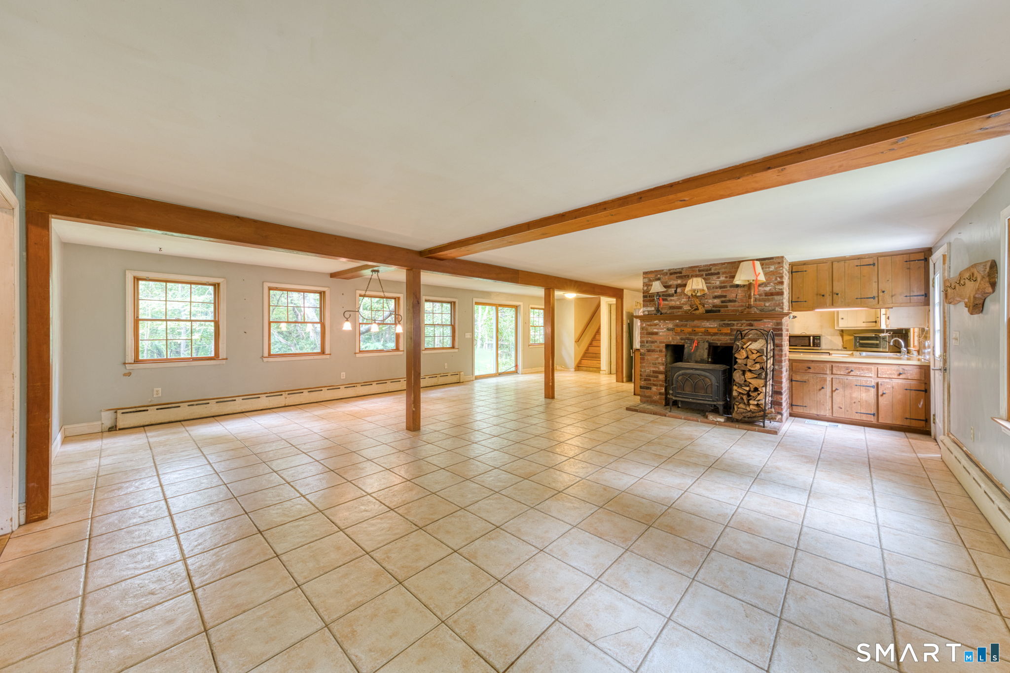 111 Ashford Center Road Property Photo 12
