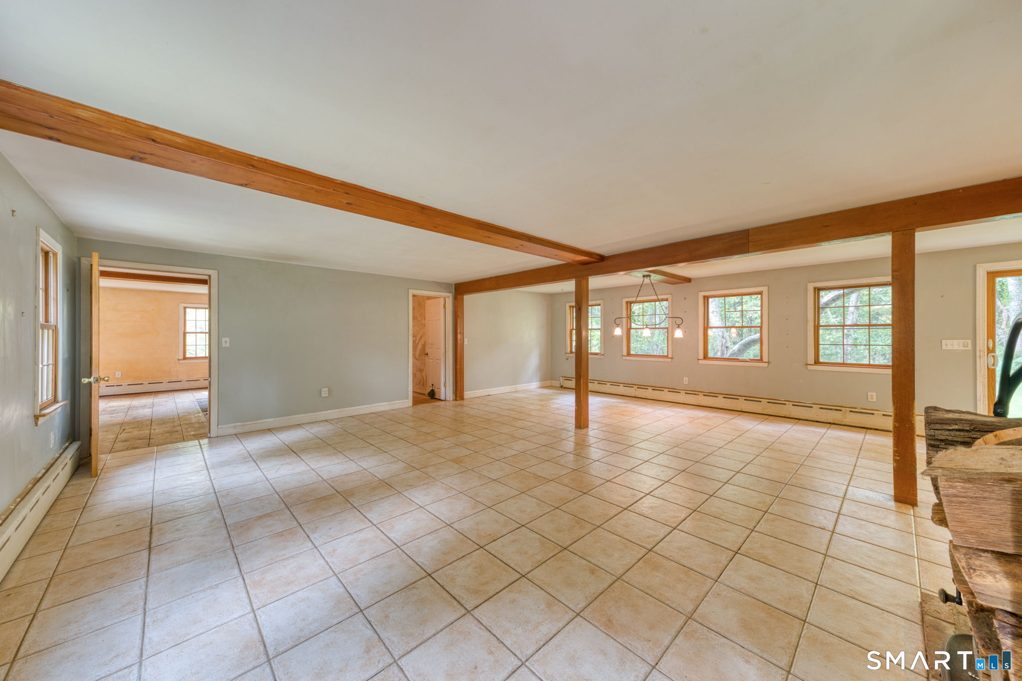 111 Ashford Center Road Property Photo 13