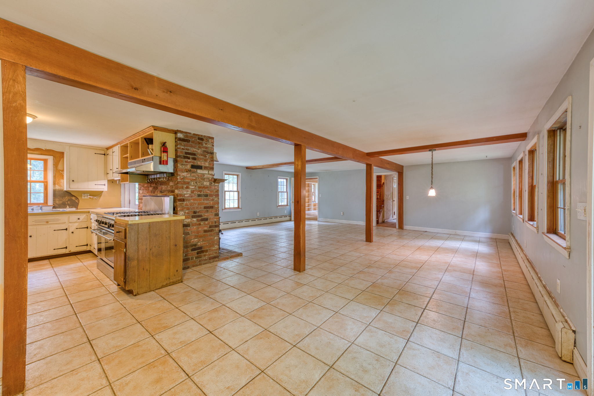 111 Ashford Center Road Property Photo 14