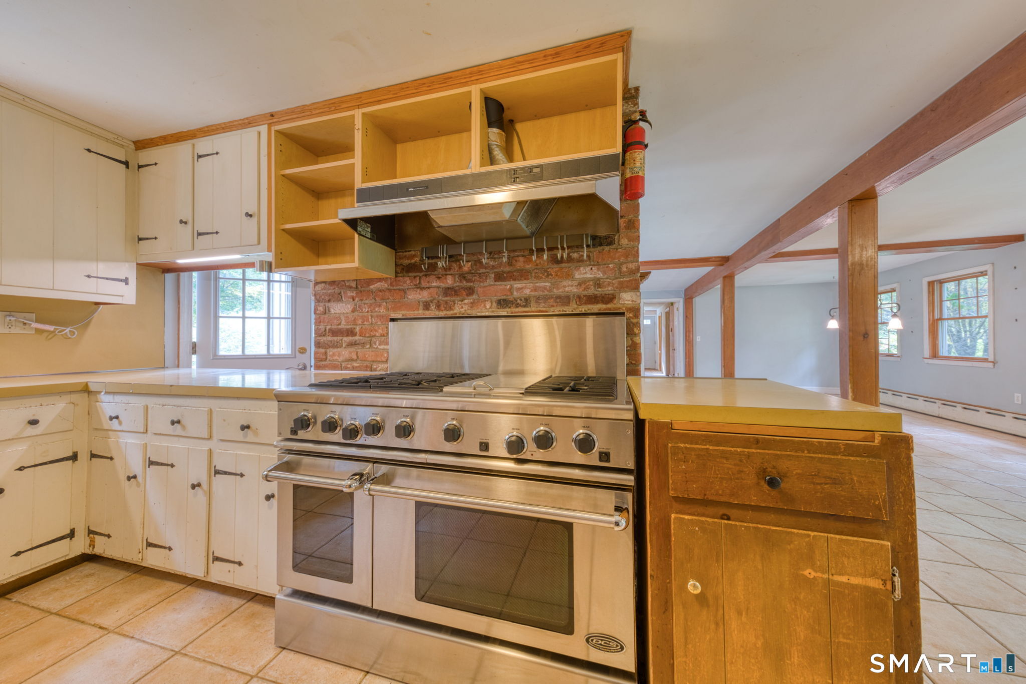 111 Ashford Center Road Property Photo 18