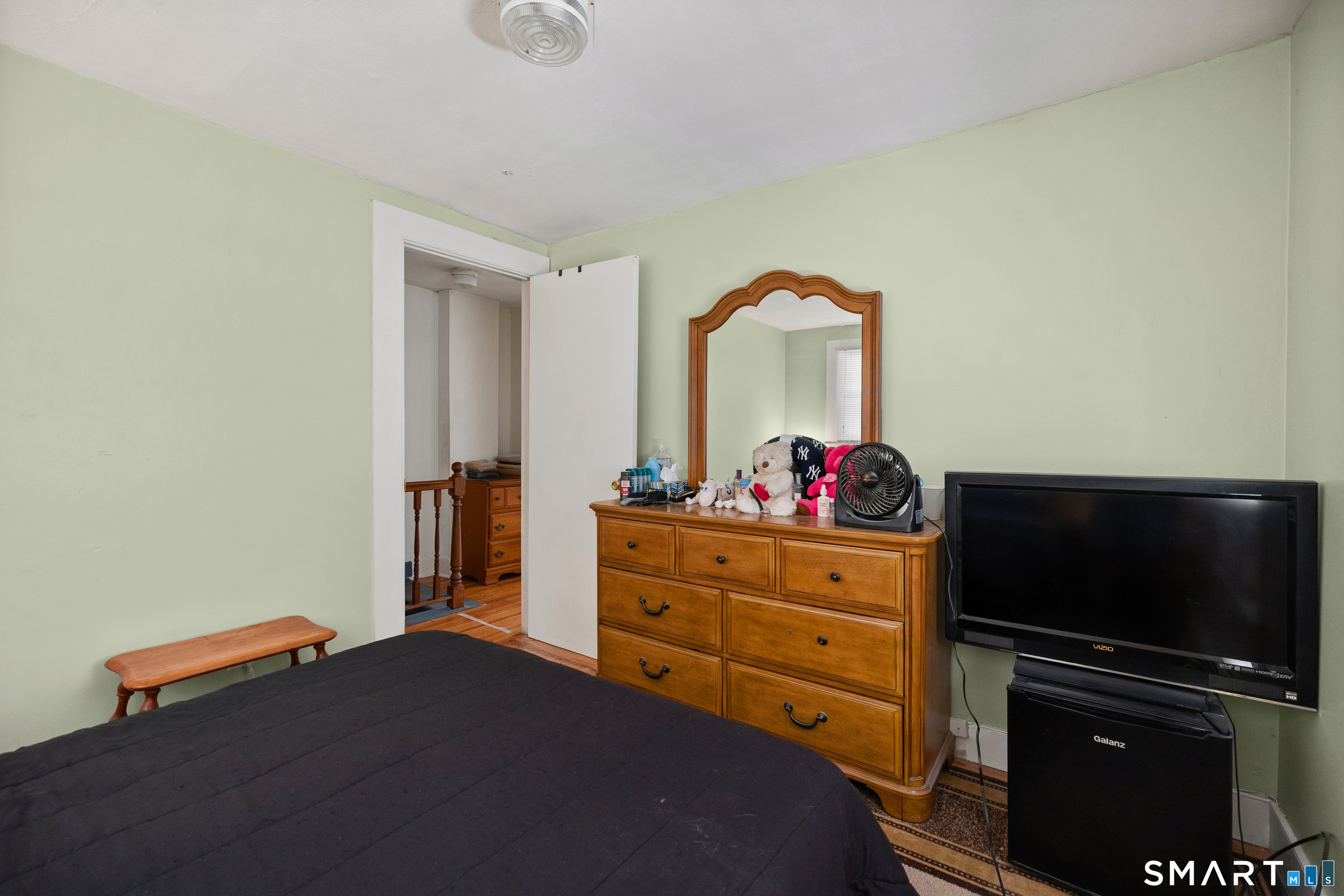 22-24 Woodland Street Property Photo 12