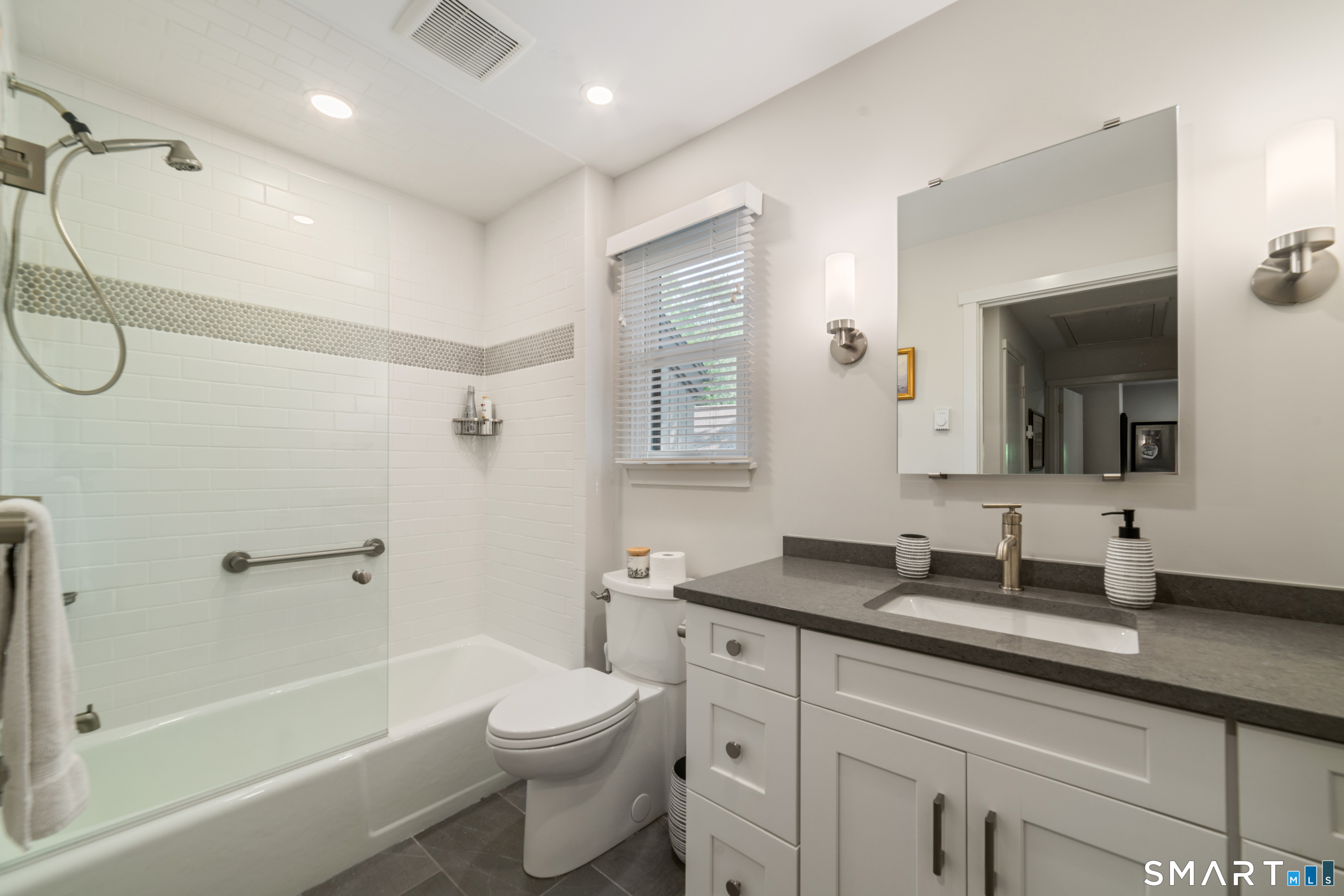 595 Heritage B Village Property Photo 18