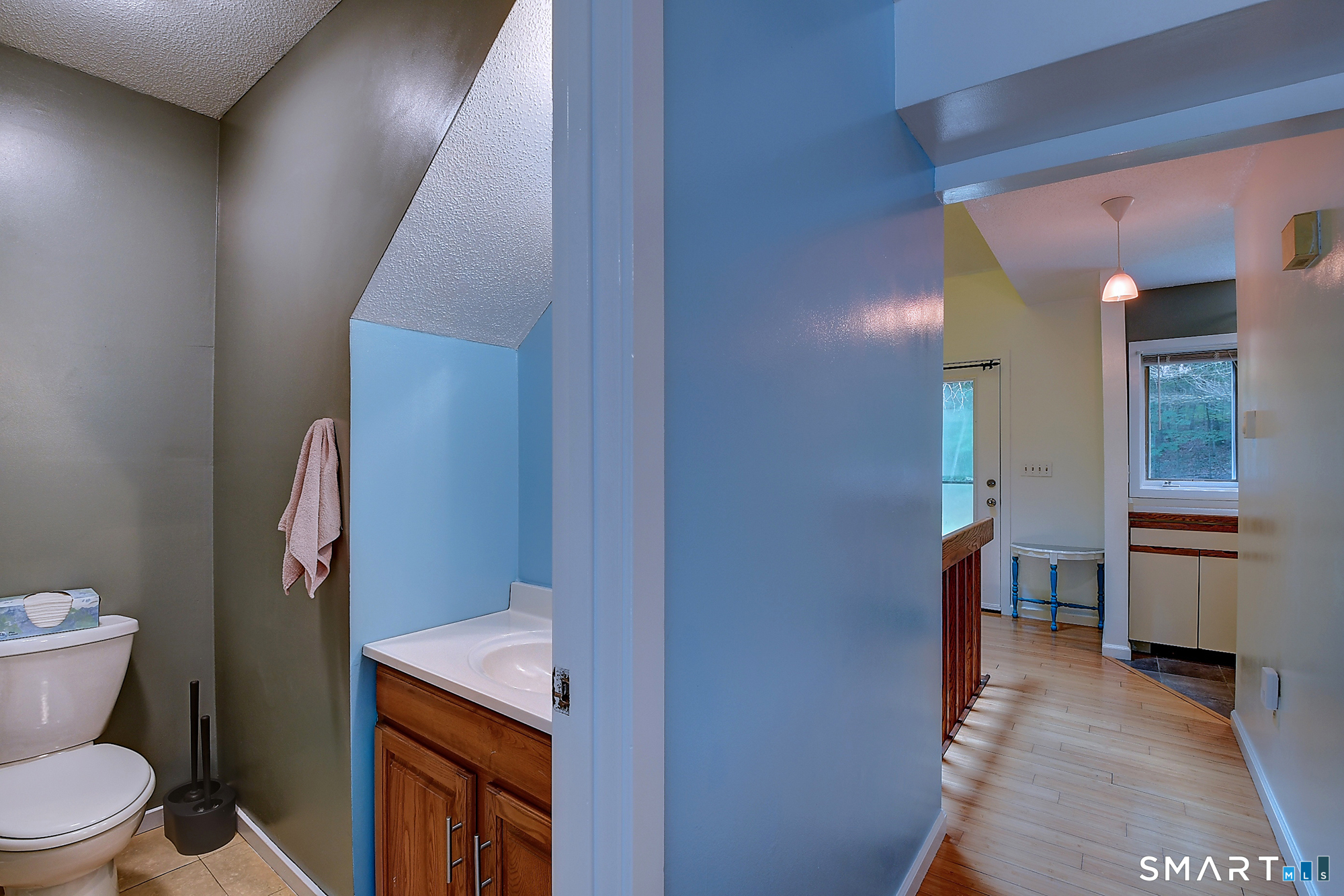 44 Tolland 52 Avenue Property Photo 7