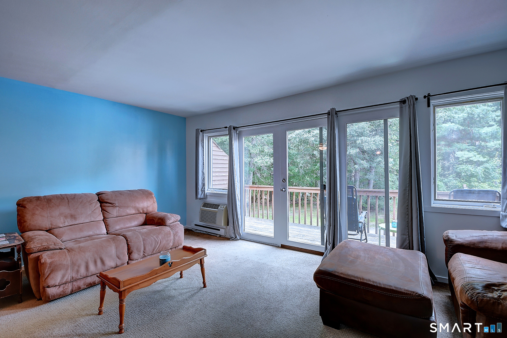 44 Tolland 52 Avenue Property Photo 8