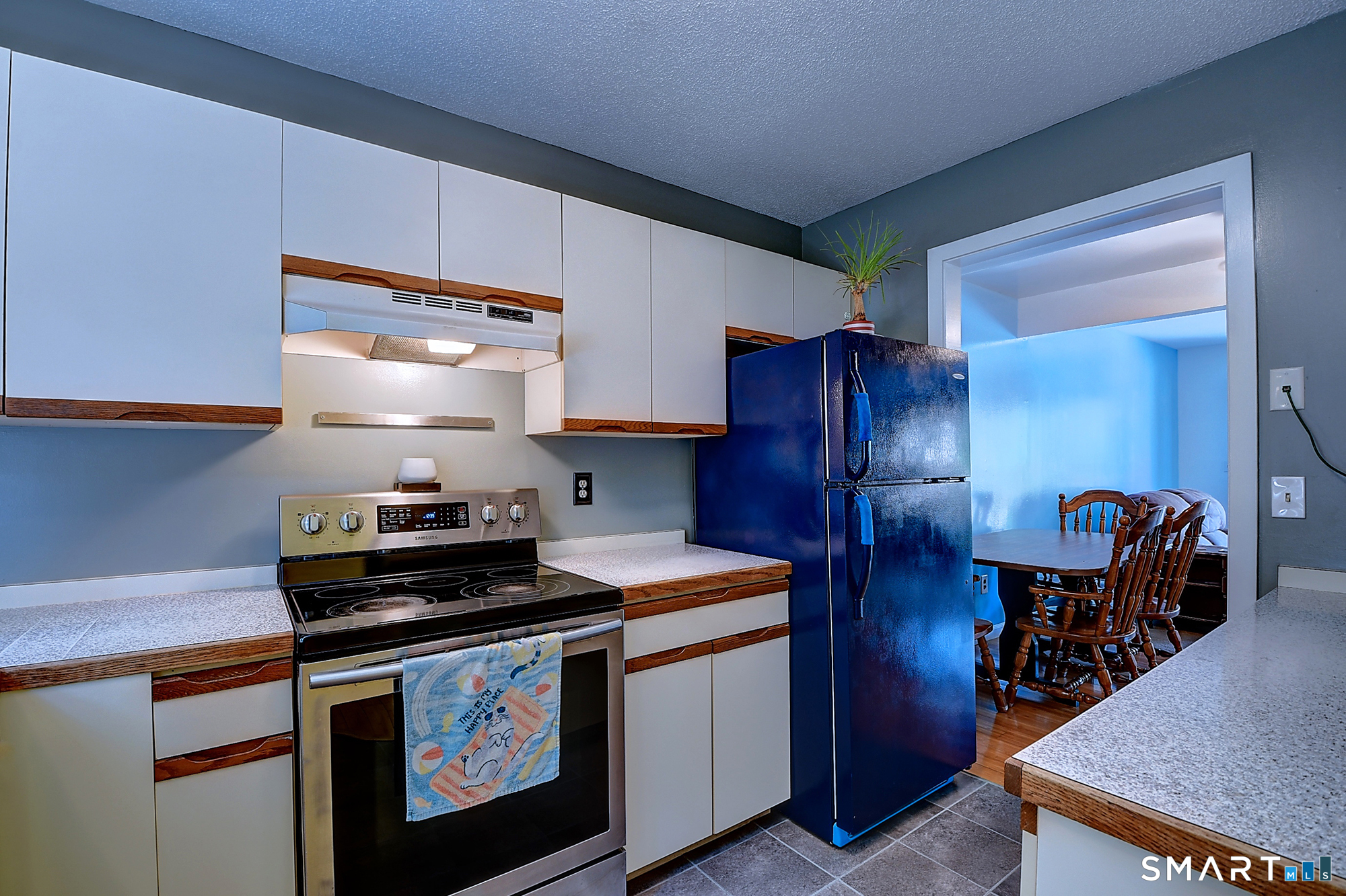 44 Tolland 52 Avenue Property Photo 14