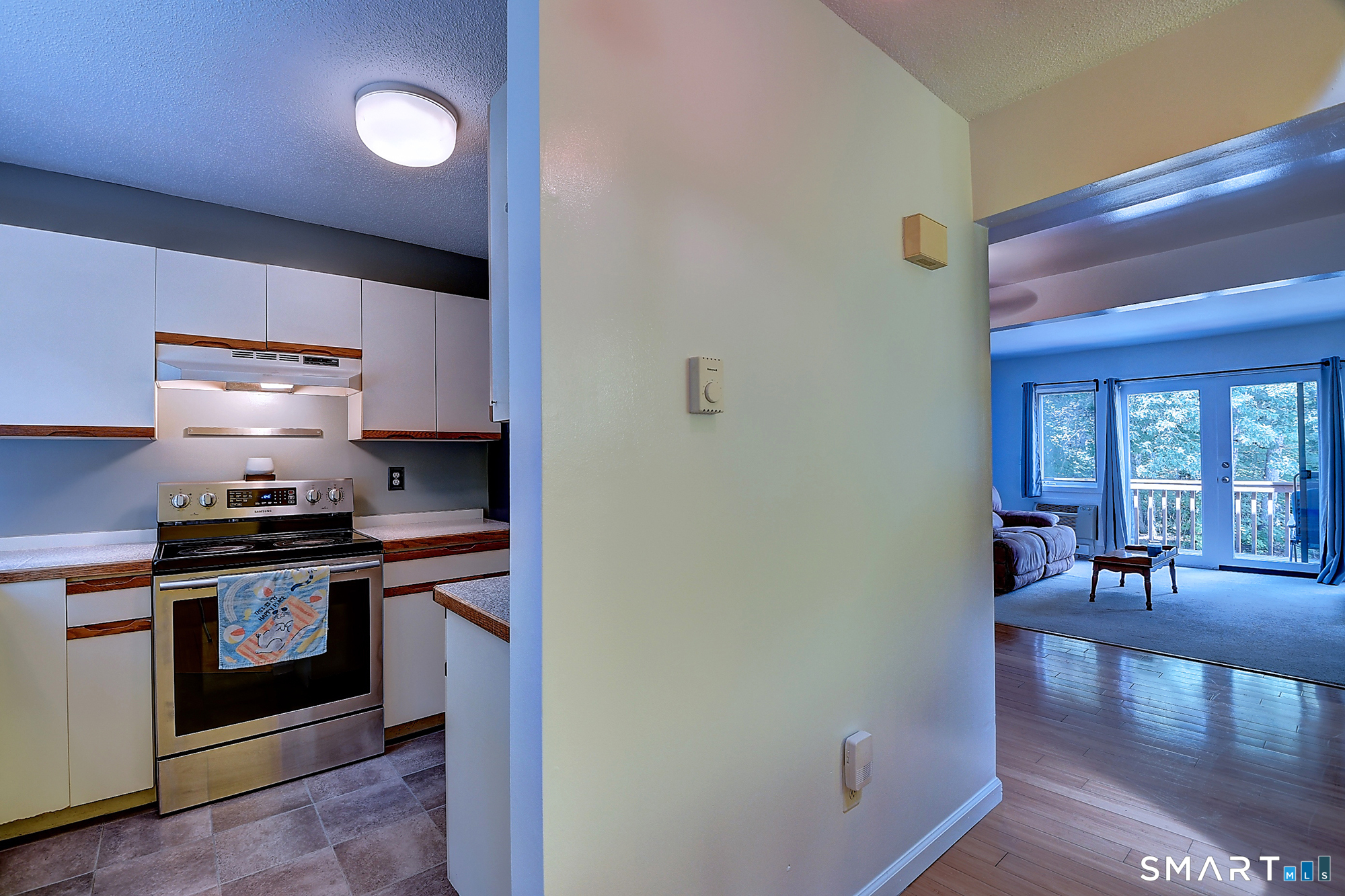 44 Tolland 52 Avenue Property Photo 15