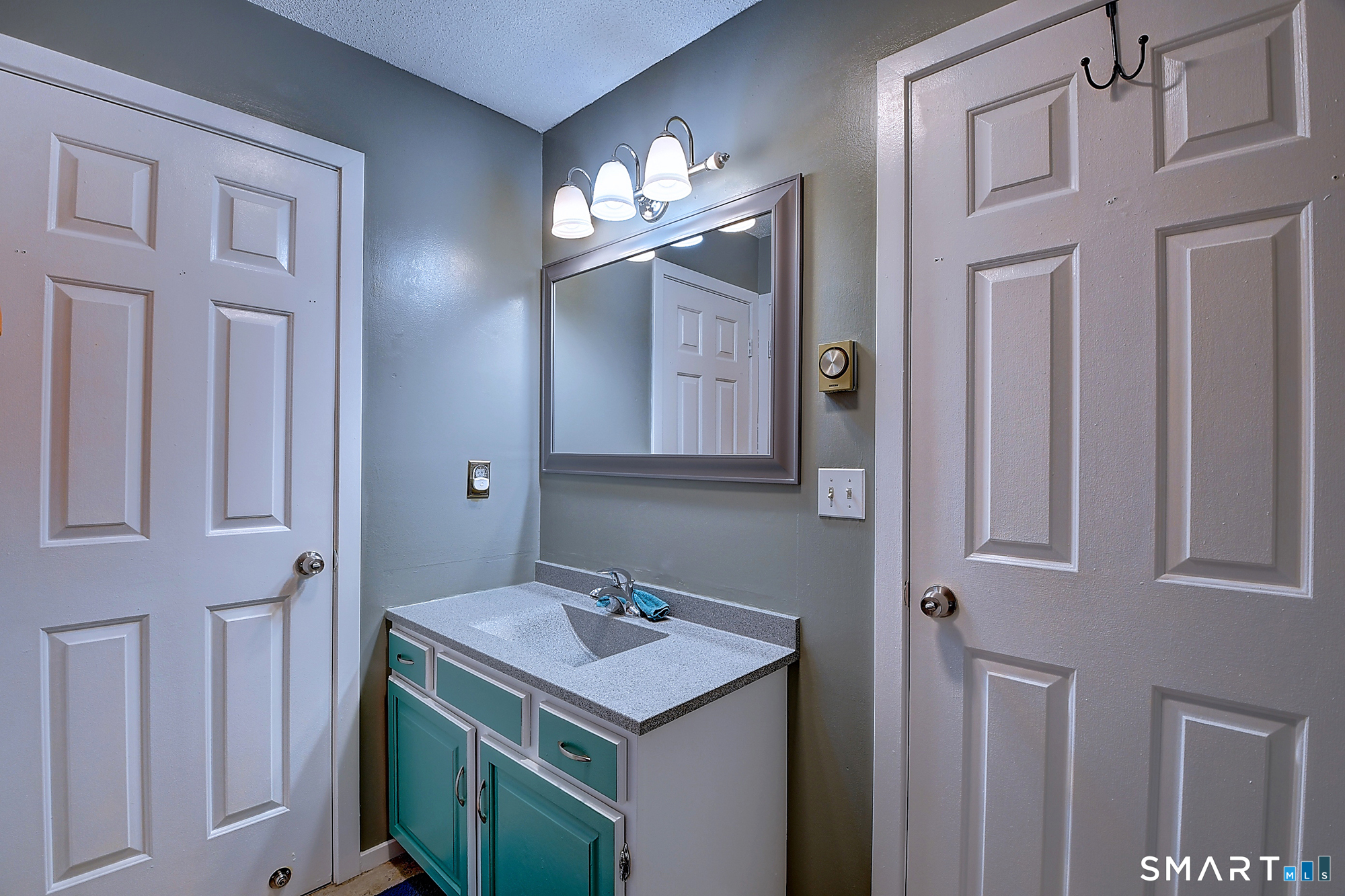 44 Tolland 52 Avenue Property Photo 20