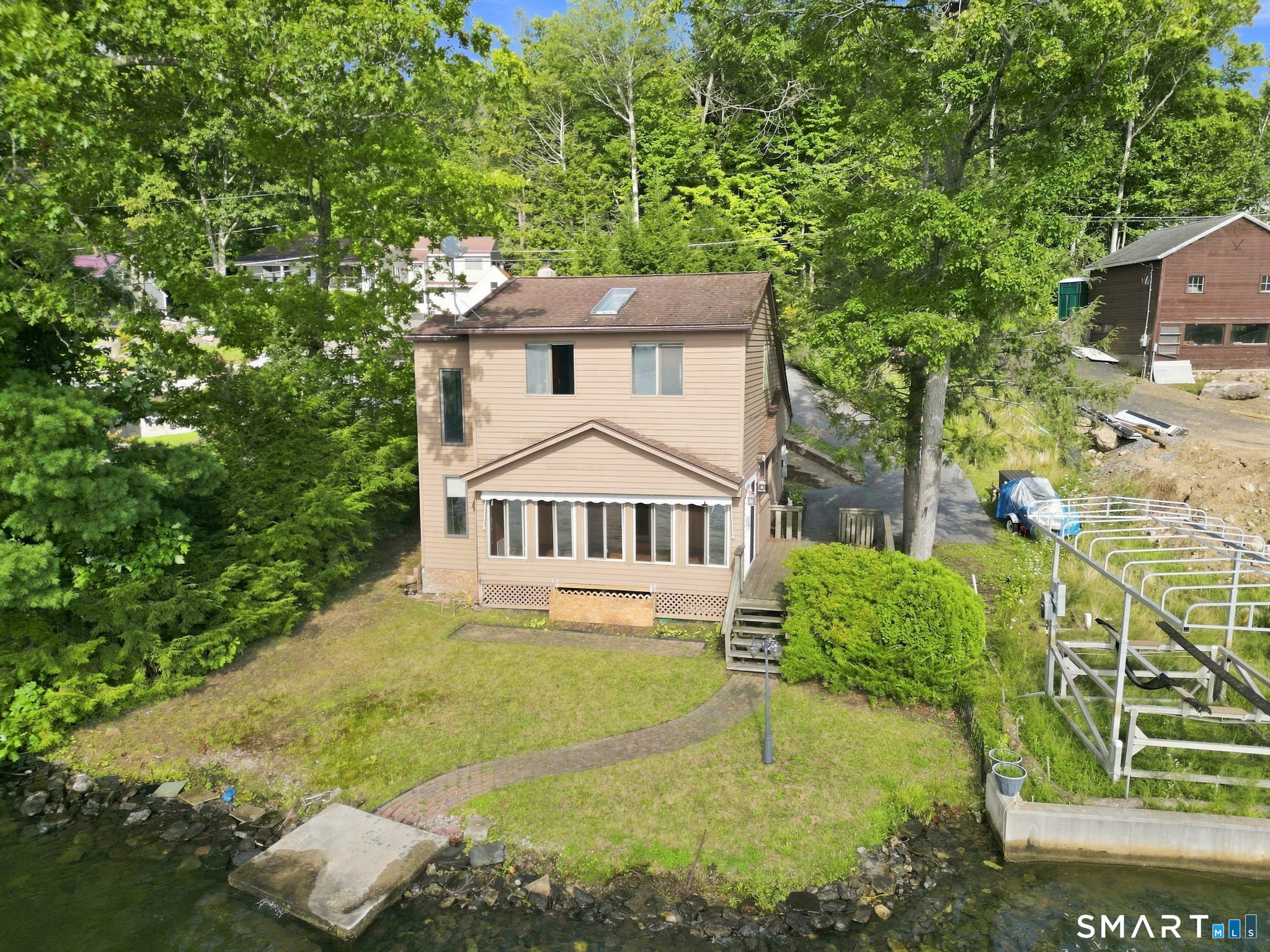 600 Wakefield East Boulevard Property Photo 7
