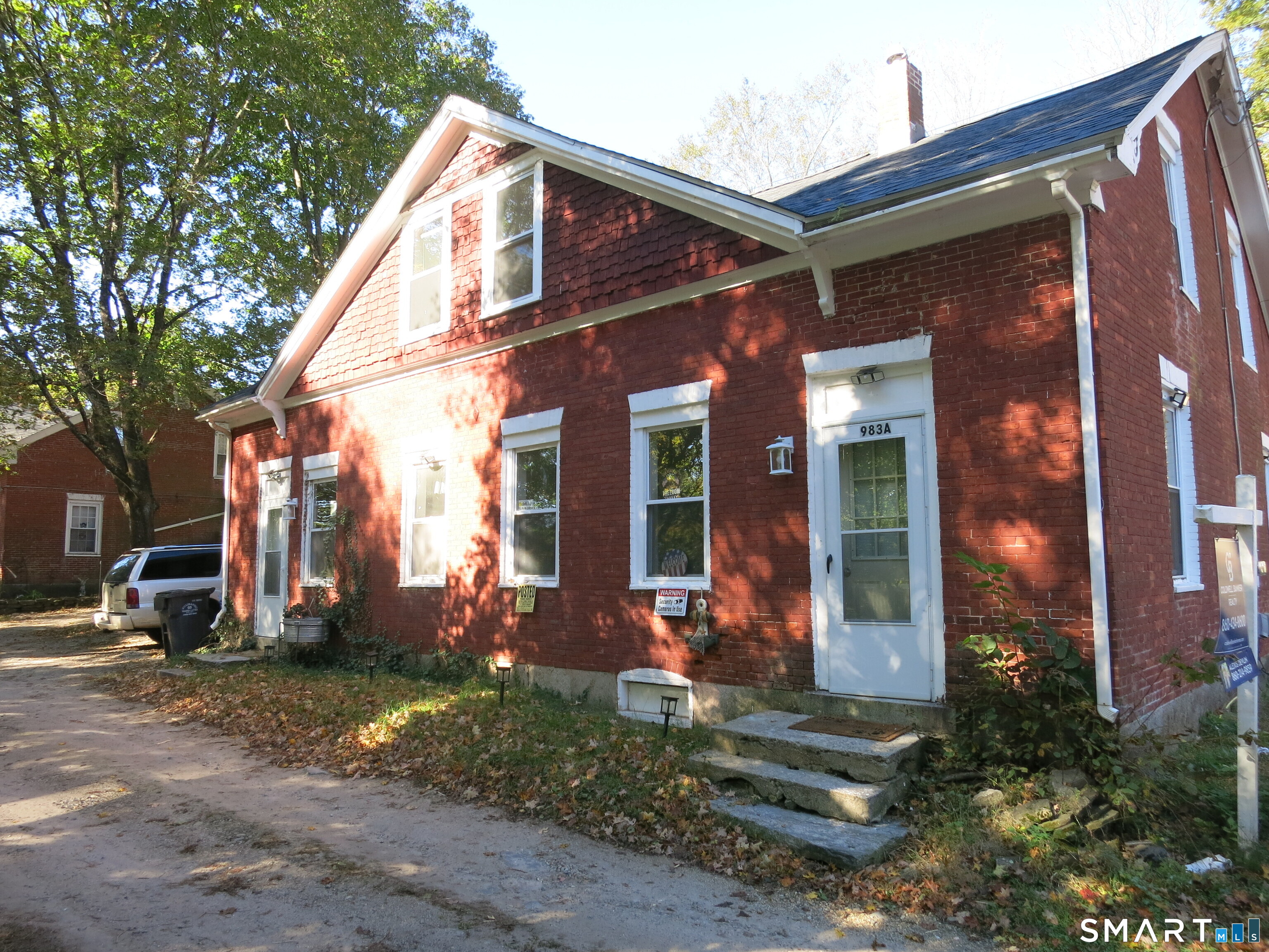 983 Riverside Drive Property Photo 1