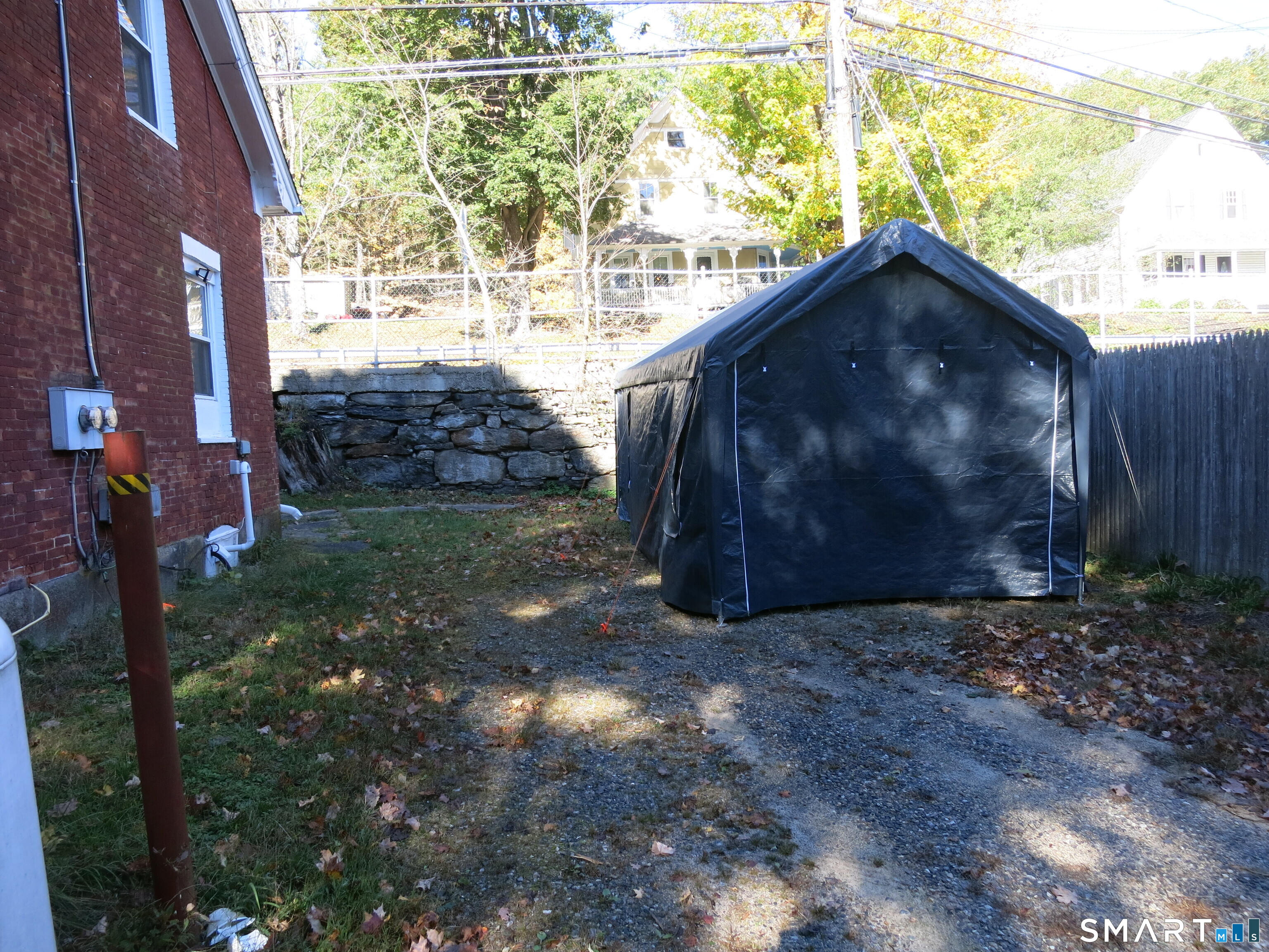 983 Riverside Drive Property Photo 2