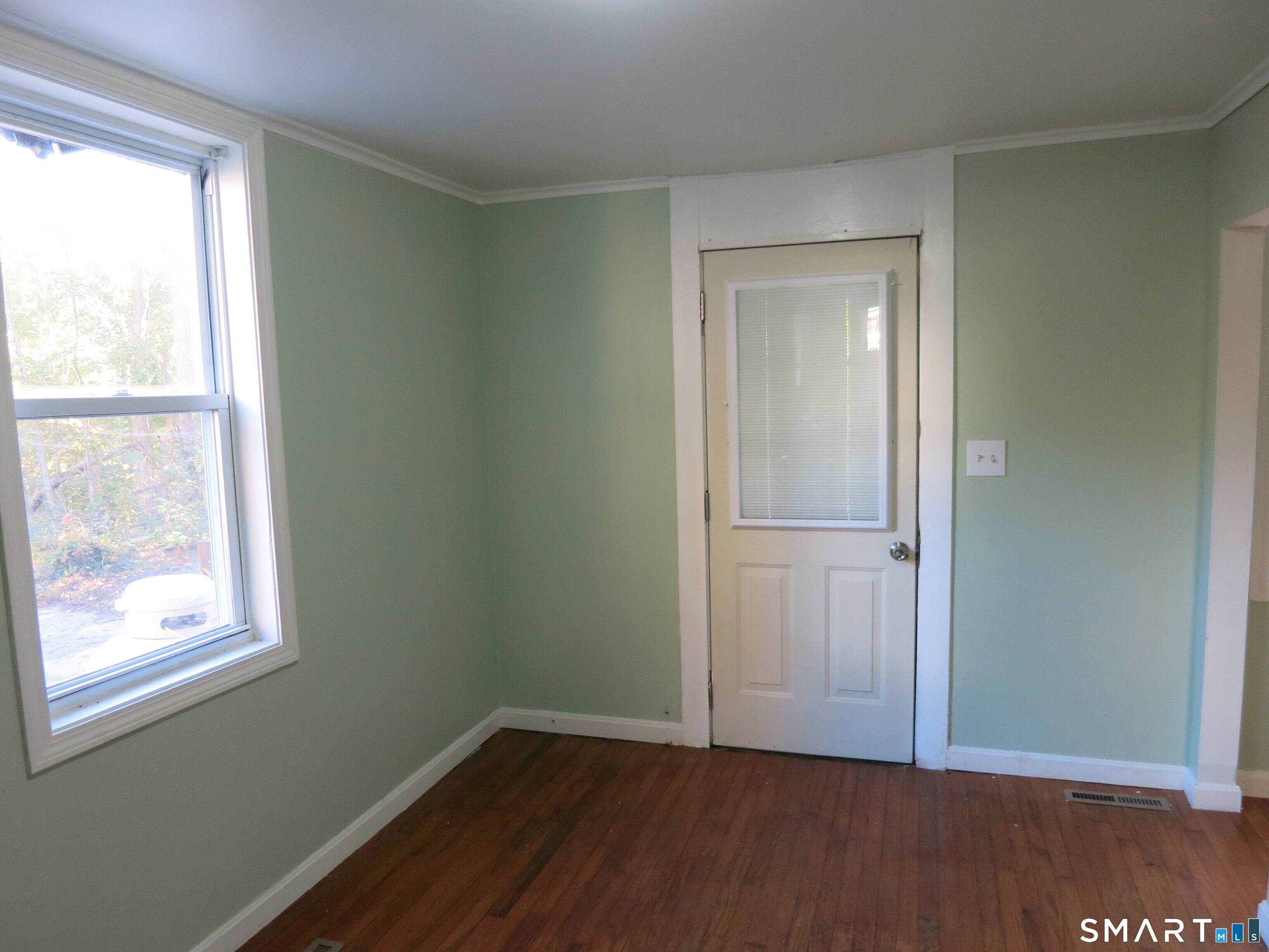 983 Riverside Drive Property Photo 6