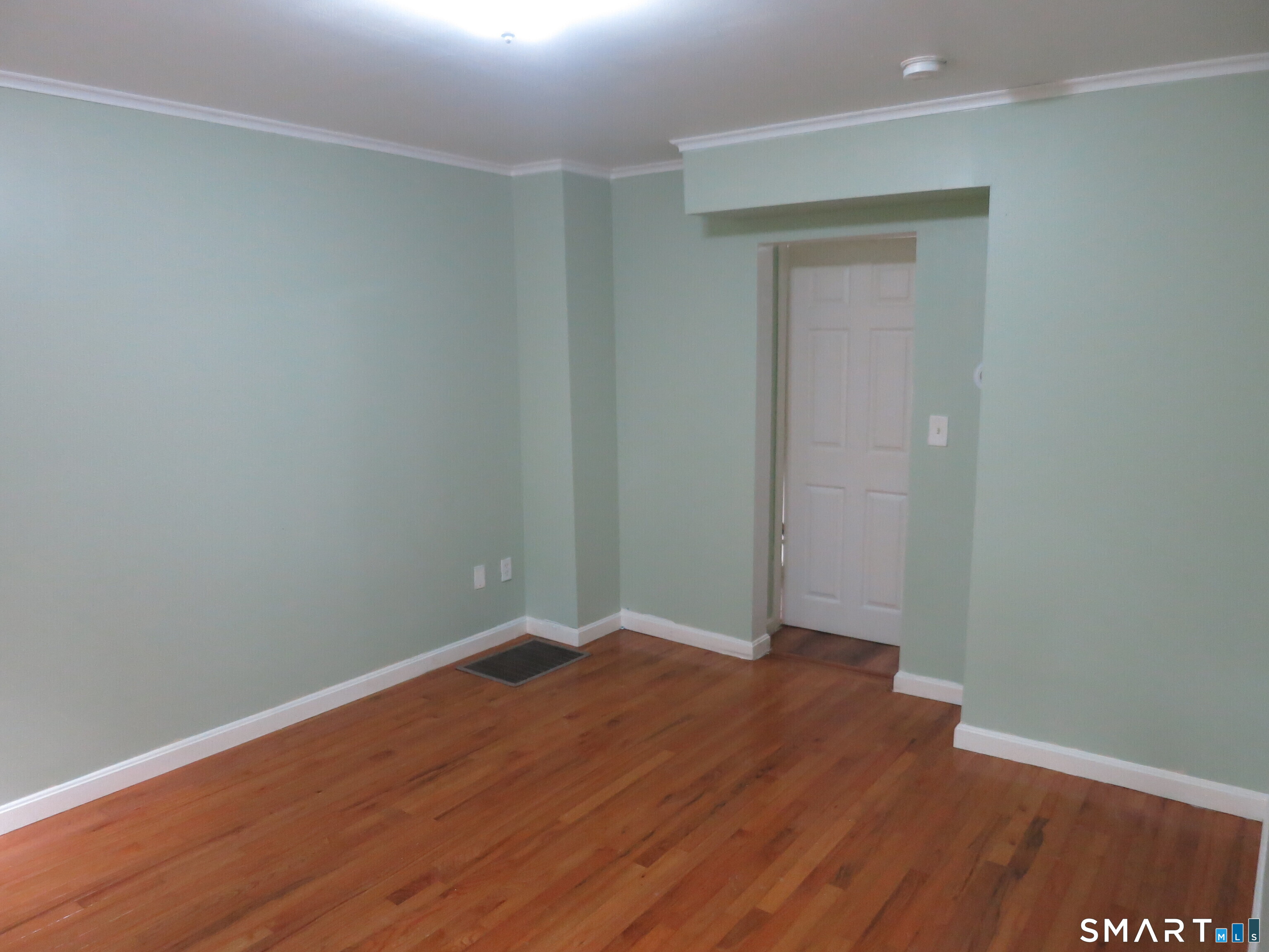 983 Riverside Drive Property Photo 9