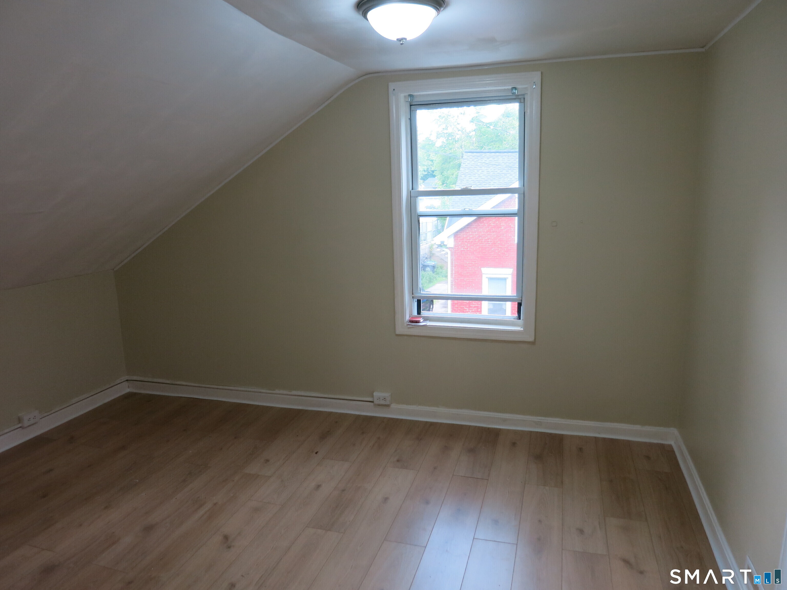 983 Riverside Drive Property Photo 10