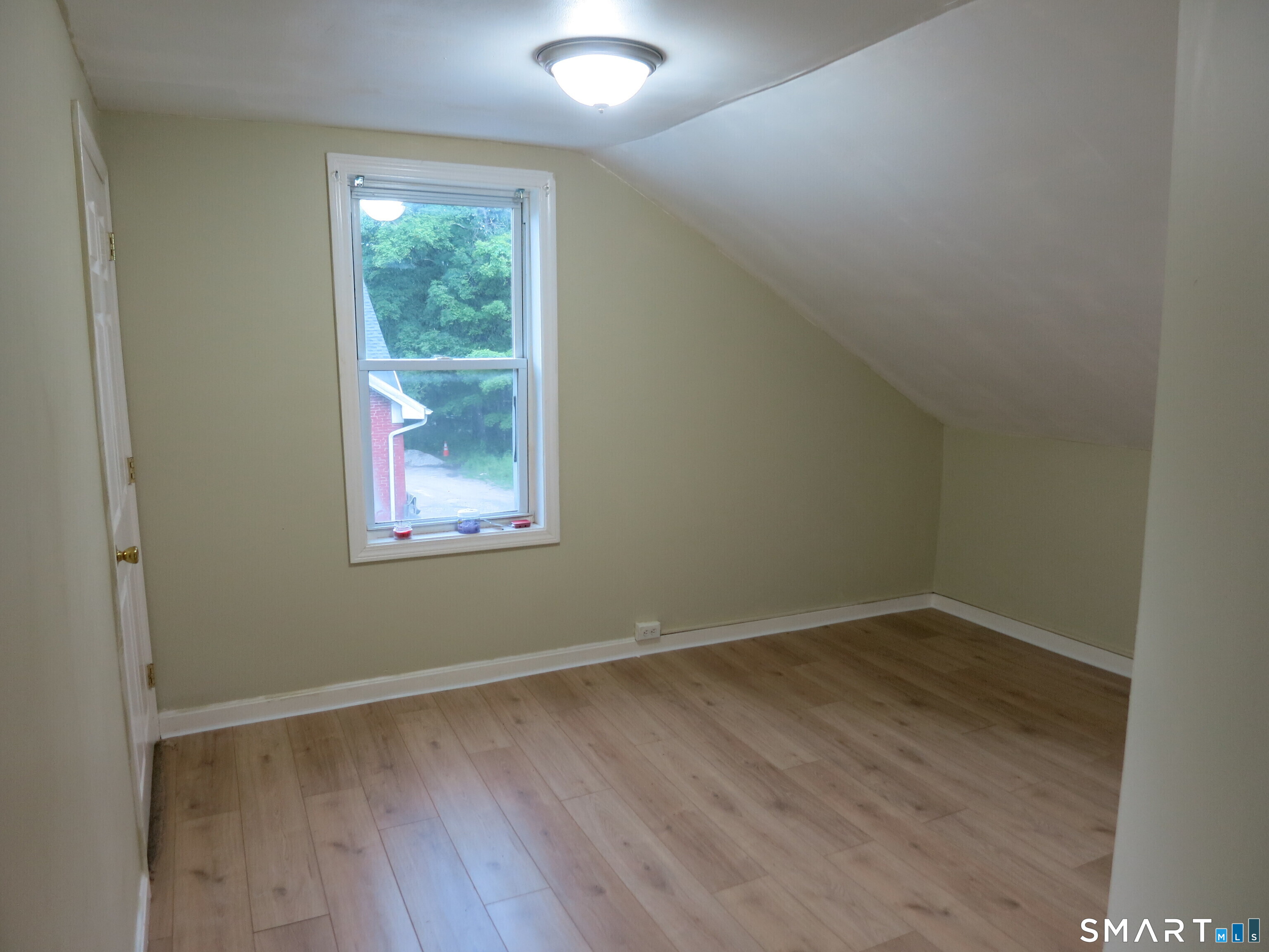983 Riverside Drive Property Photo 12