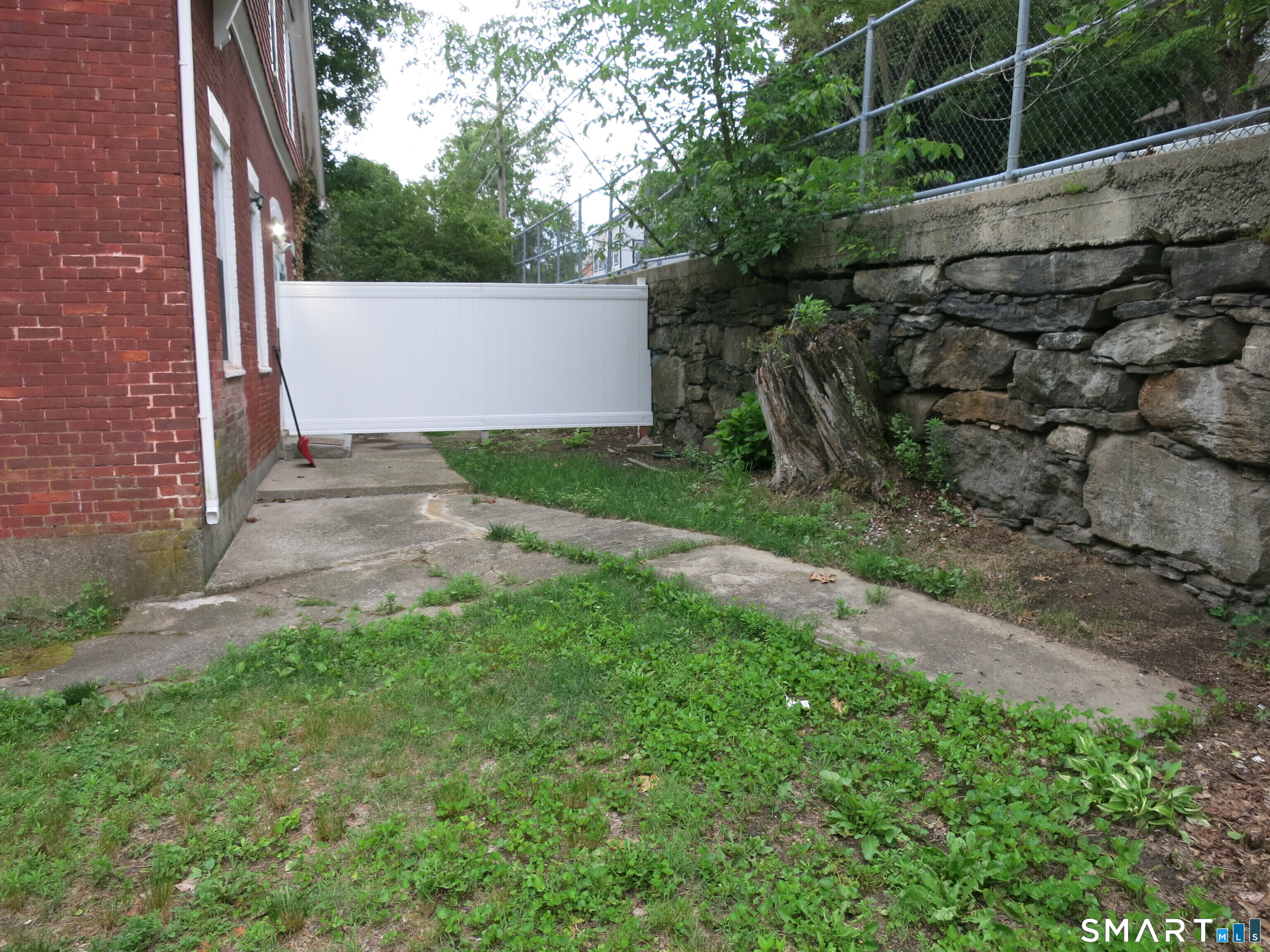 983 Riverside Drive Property Photo 16
