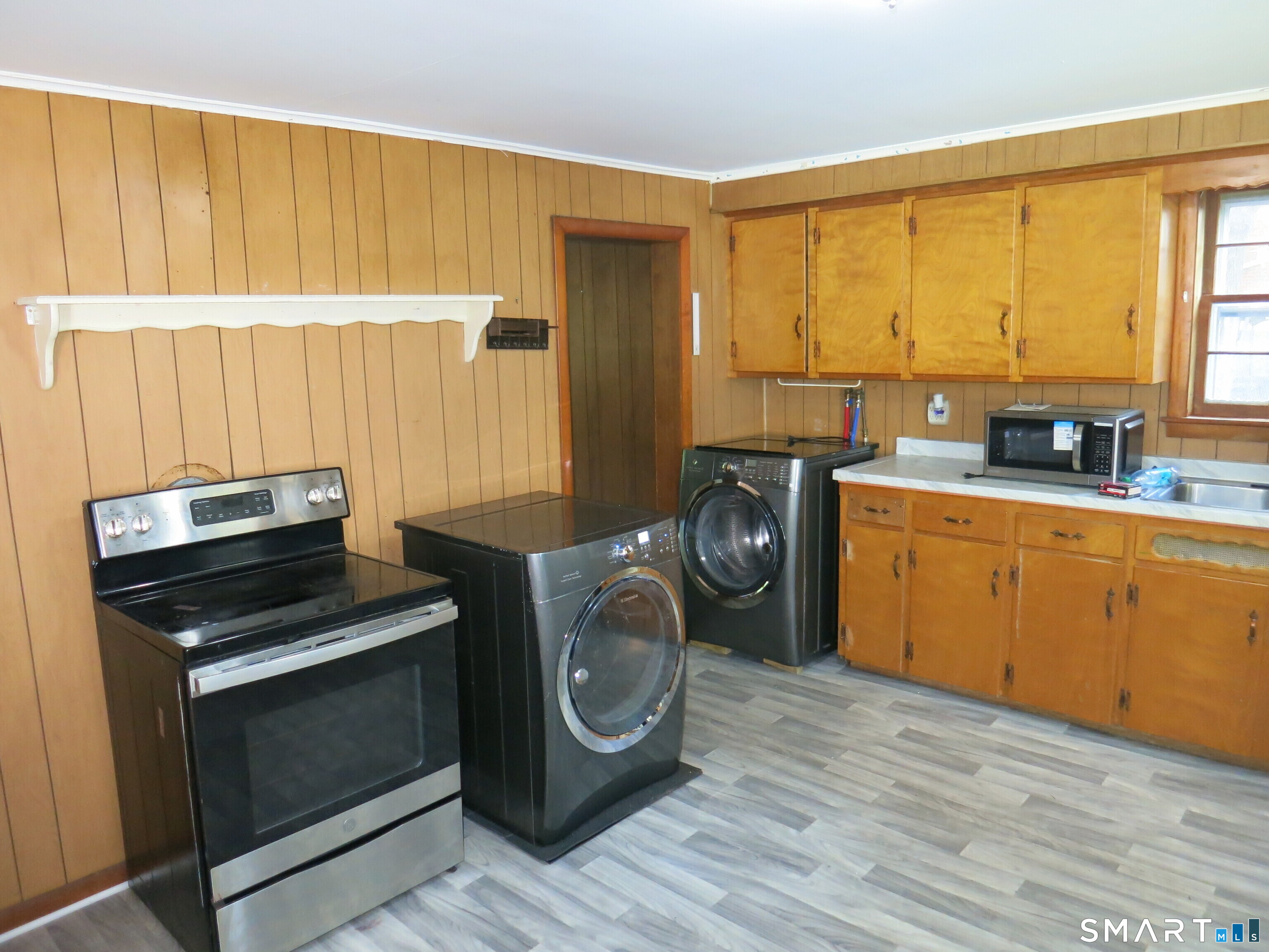 983 Riverside Drive Property Photo 19
