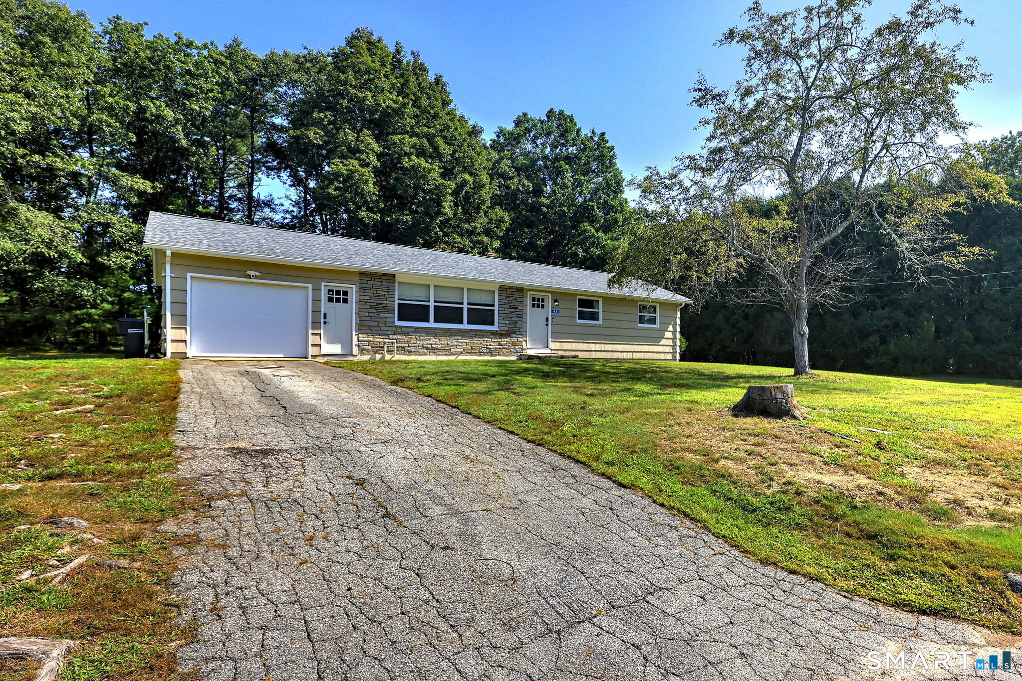 44 Davis Street Property Photo 4