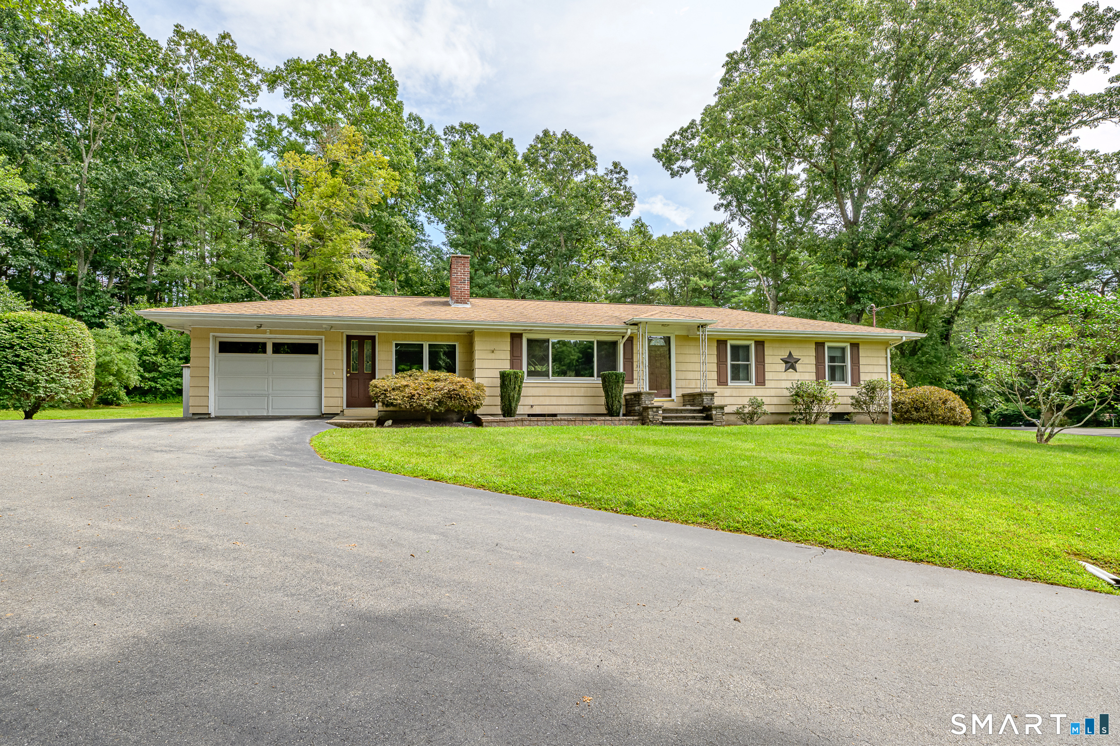 34 Fall Brook Road Property Photo 3