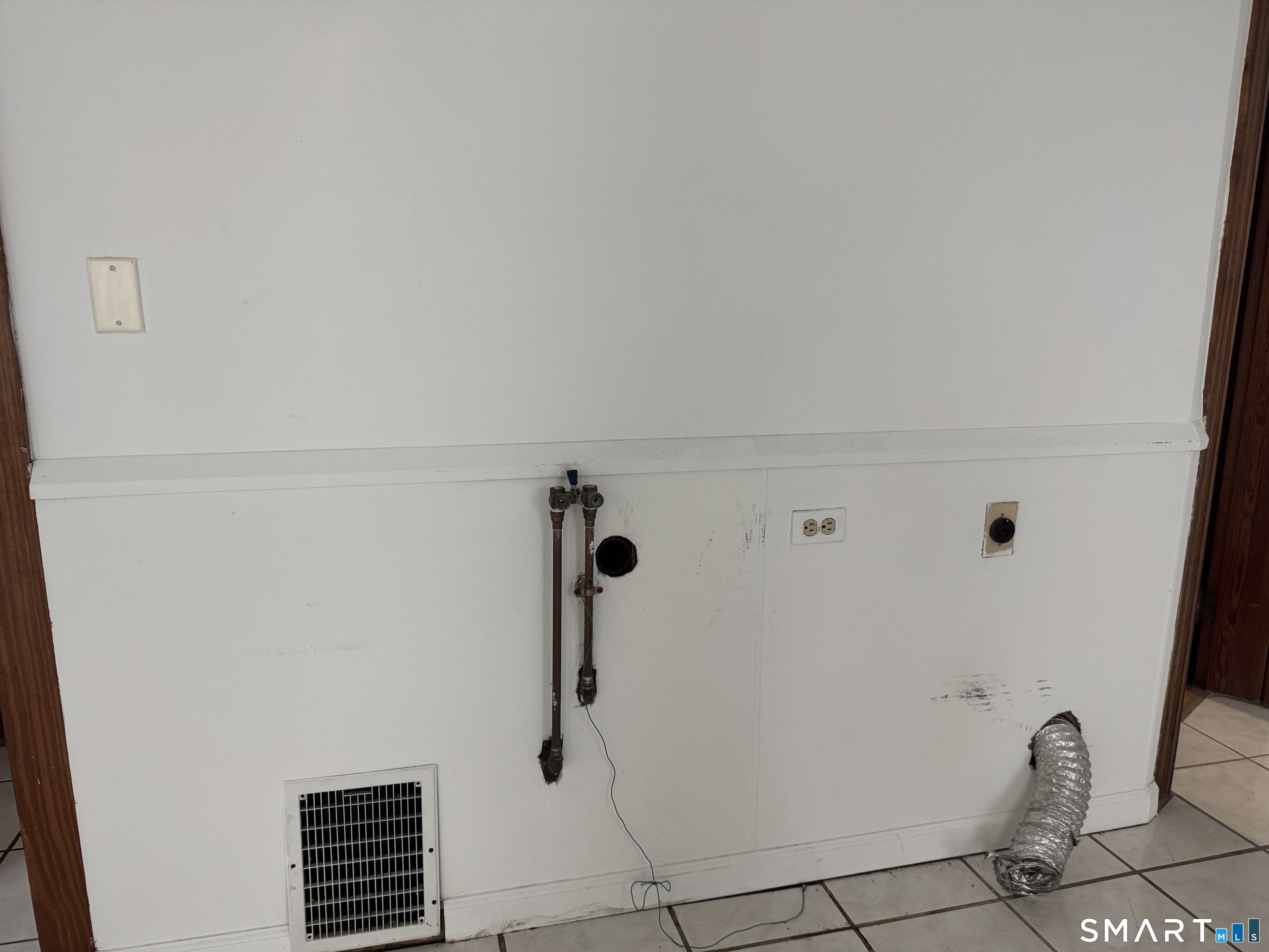 251 Olivia 1st Floor Street Property Photo 13
